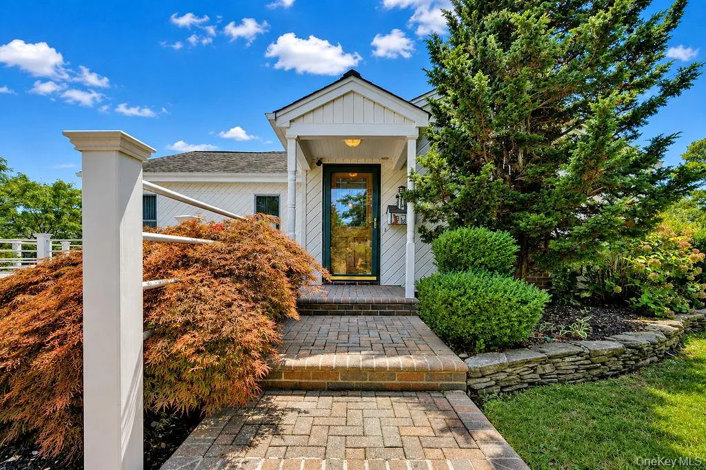 8 Stuart Avenue, Babylon, NY, 2 Bedrooms Bedrooms, 7 Rooms Rooms,1 BathroomBathrooms,Residential,For Rent,Stuart,0,1034942 8 Stuart Avenue, Babylon, NY, 2 Bedrooms Bedrooms, 7 Rooms Rooms,1 BathroomBathrooms,Residential,For Rent,Stuart,0,1034942