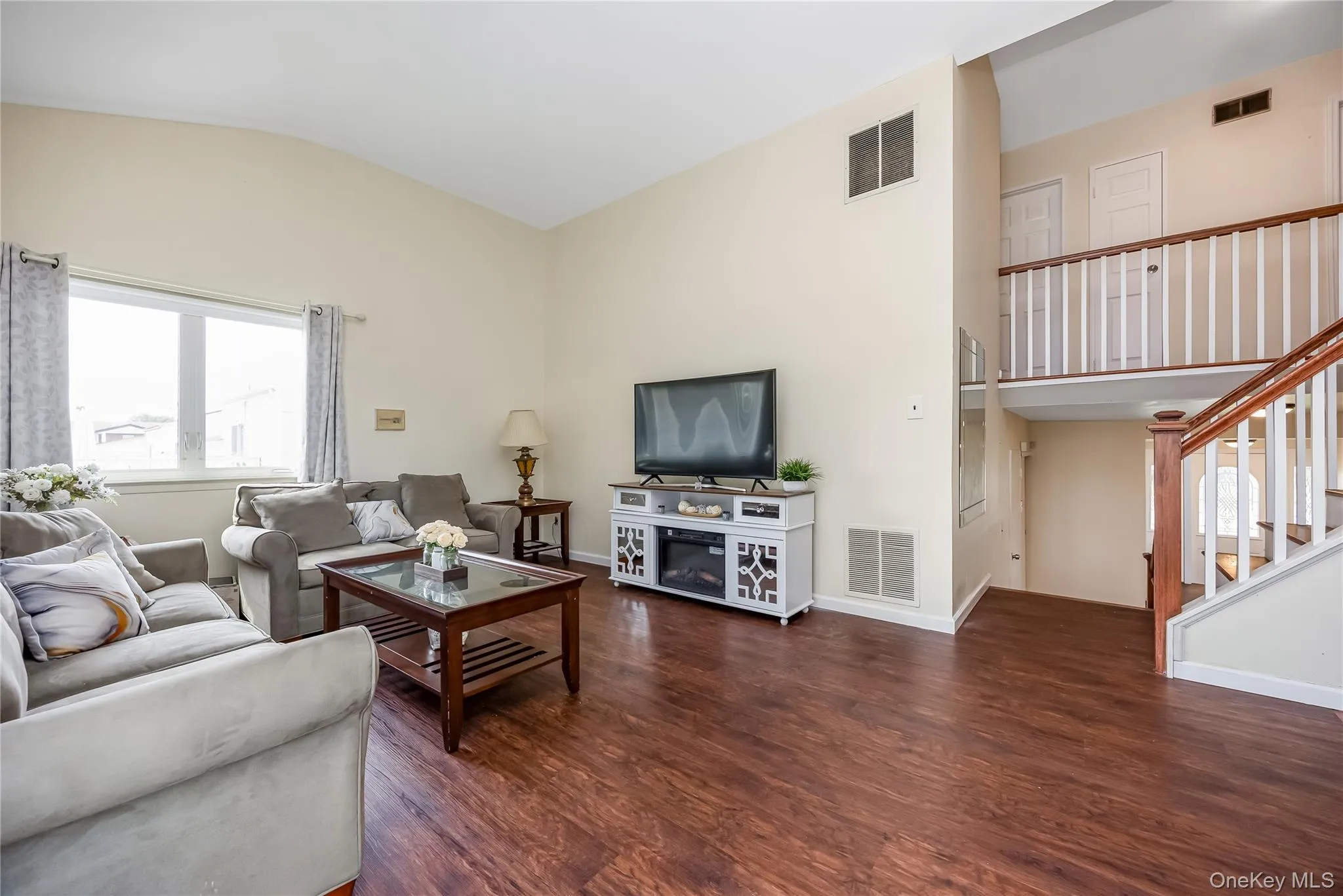 1 Autumn Lane, Babylon, NY, 4 Bedrooms Bedrooms, 9 Rooms Rooms,1 BathroomBathrooms,Residential,For Rent,Autumn,0,1034949 1 Autumn Lane, Babylon, NY, 4 Bedrooms Bedrooms, 9 Rooms Rooms,1 BathroomBathrooms,Residential,For Rent,Autumn,0,1034949