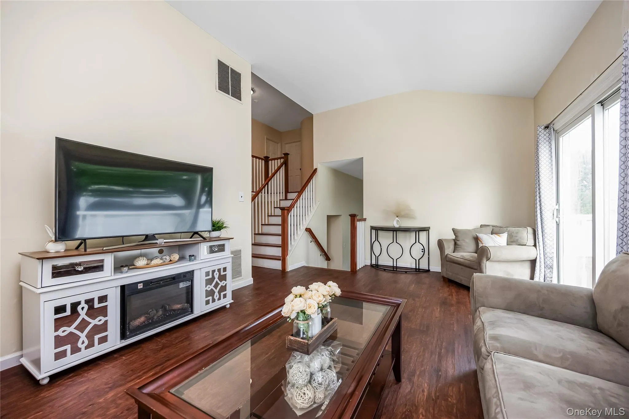 1 Autumn Lane, Babylon, NY, 4 Bedrooms Bedrooms, 9 Rooms Rooms,1 BathroomBathrooms,Residential,For Rent,Autumn,0,1034949 1 Autumn Lane, Babylon, NY, 4 Bedrooms Bedrooms, 9 Rooms Rooms,1 BathroomBathrooms,Residential,For Rent,Autumn,0,1034949