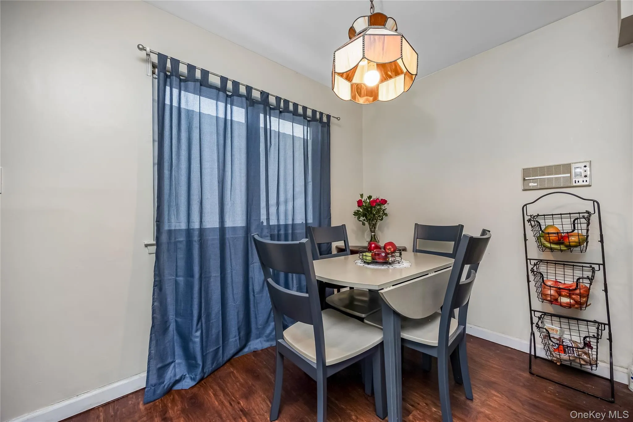1 Autumn Lane, Babylon, NY, 4 Bedrooms Bedrooms, 9 Rooms Rooms,1 BathroomBathrooms,Residential,For Rent,Autumn,0,1034949 1 Autumn Lane, Babylon, NY, 4 Bedrooms Bedrooms, 9 Rooms Rooms,1 BathroomBathrooms,Residential,For Rent,Autumn,0,1034949