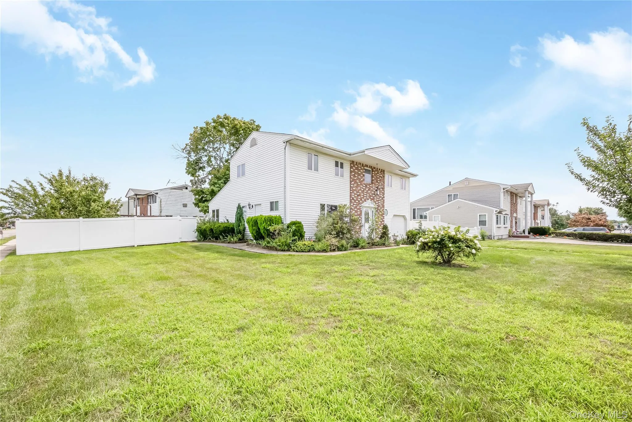 1 Autumn Lane, Babylon, NY, 4 Bedrooms Bedrooms, 9 Rooms Rooms,1 BathroomBathrooms,Residential,For Rent,Autumn,0,1034949 1 Autumn Lane, Babylon, NY, 4 Bedrooms Bedrooms, 9 Rooms Rooms,1 BathroomBathrooms,Residential,For Rent,Autumn,0,1034949