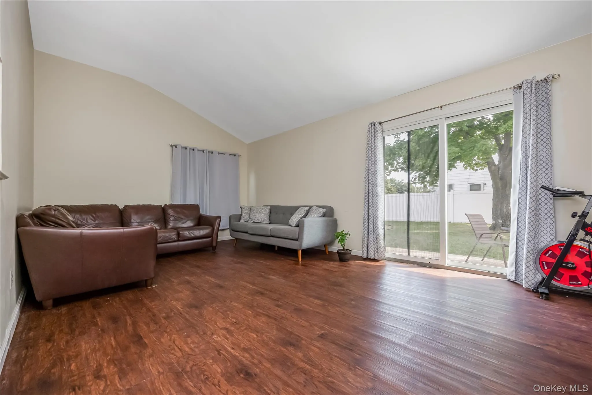 1 Autumn Lane, Babylon, NY, 4 Bedrooms Bedrooms, 9 Rooms Rooms,1 BathroomBathrooms,Residential,For Rent,Autumn,0,1034949 1 Autumn Lane, Babylon, NY, 4 Bedrooms Bedrooms, 9 Rooms Rooms,1 BathroomBathrooms,Residential,For Rent,Autumn,0,1034949