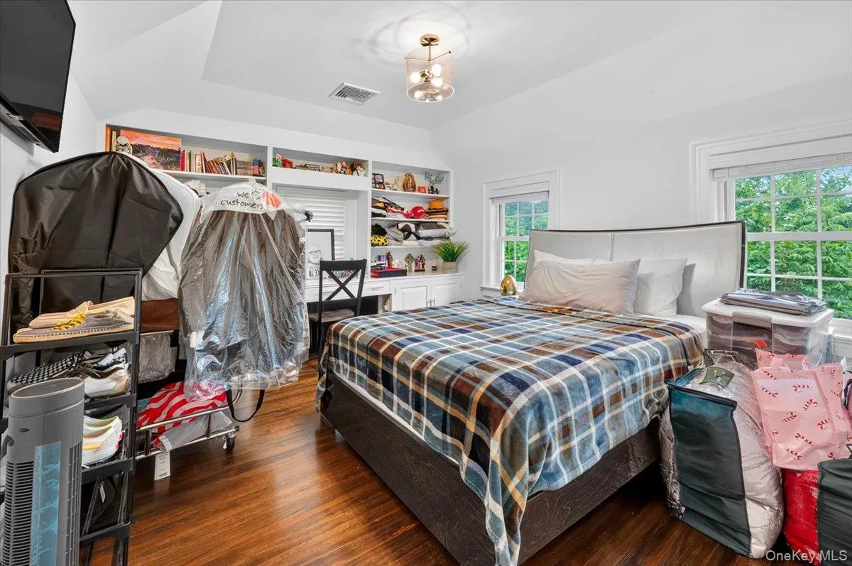 1 Wellington Avenue, New Rochelle, NY, 4 Bedrooms Bedrooms, 13 Rooms Rooms,4 BathroomsBathrooms,Residential,For Rent,Wellington,0,1034952 1 Wellington Avenue, New Rochelle, NY, 4 Bedrooms Bedrooms, 13 Rooms Rooms,4 BathroomsBathrooms,Residential,For Rent,Wellington,0,1034952