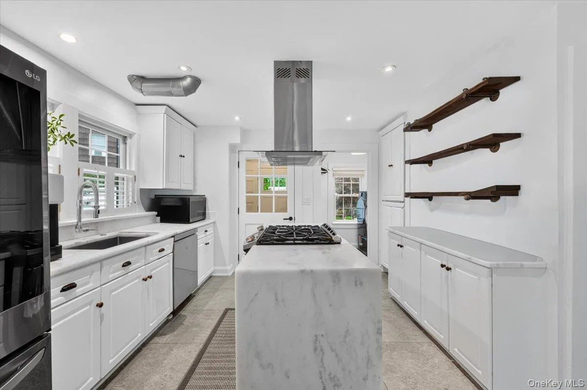 1 Wellington Avenue, New Rochelle, NY, 4 Bedrooms Bedrooms, 13 Rooms Rooms,4 BathroomsBathrooms,Residential,For Rent,Wellington,0,1034952 1 Wellington Avenue, New Rochelle, NY, 4 Bedrooms Bedrooms, 13 Rooms Rooms,4 BathroomsBathrooms,Residential,For Rent,Wellington,0,1034952