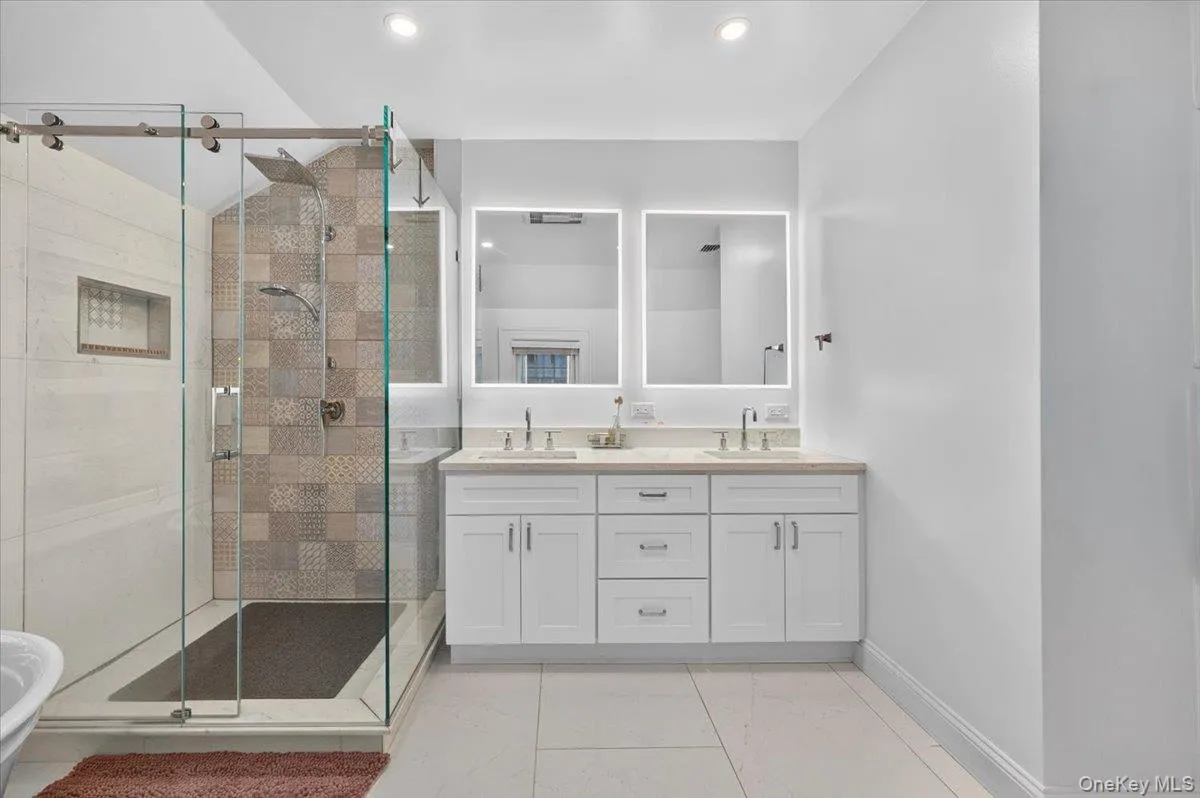 1 Wellington Avenue, New Rochelle, NY, 4 Bedrooms Bedrooms, 13 Rooms Rooms,4 BathroomsBathrooms,Residential,For Rent,Wellington,0,1034952 1 Wellington Avenue, New Rochelle, NY, 4 Bedrooms Bedrooms, 13 Rooms Rooms,4 BathroomsBathrooms,Residential,For Rent,Wellington,0,1034952