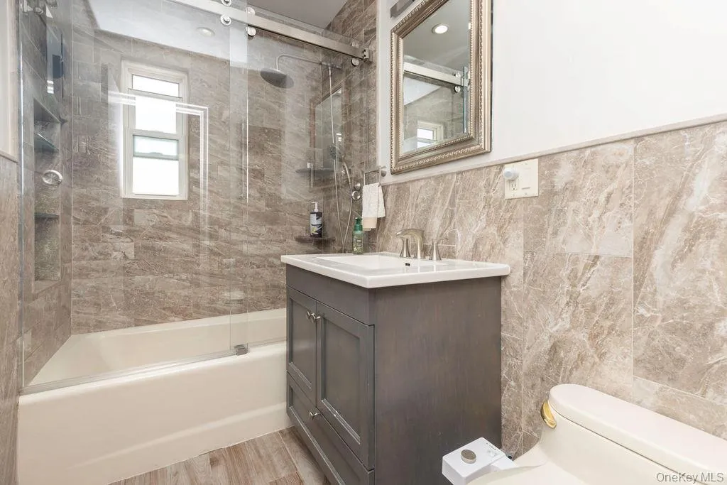 2nd Floor Full Bathroom 2nd Floor Full Bathroom