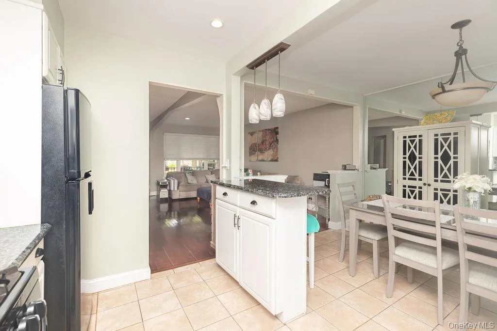 Eat in Kitchen Eat in Kitchen