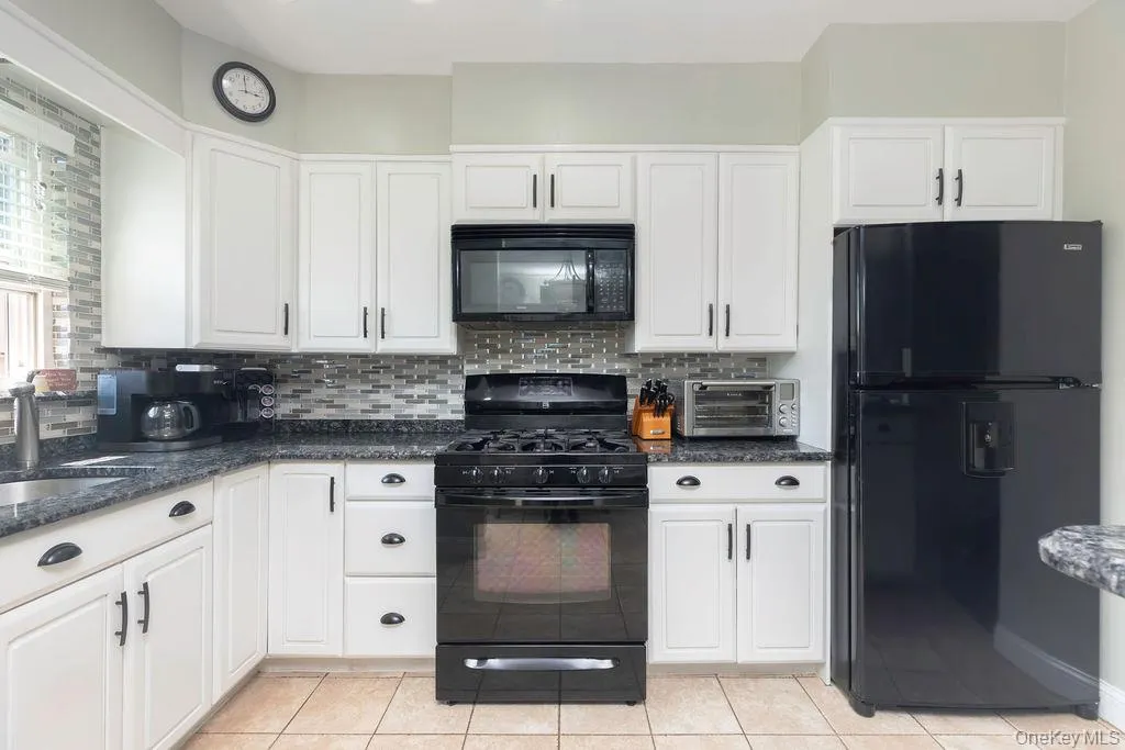 1915 Fowler Avenue, New York, NY, 3 Bedrooms Bedrooms, 7 Rooms Rooms,2 BathroomsBathrooms,Residential,For Rent,Fowler,0,1034953 1915 Fowler Avenue, New York, NY, 3 Bedrooms Bedrooms, 7 Rooms Rooms,2 BathroomsBathrooms,Residential,For Rent,Fowler,0,1034953