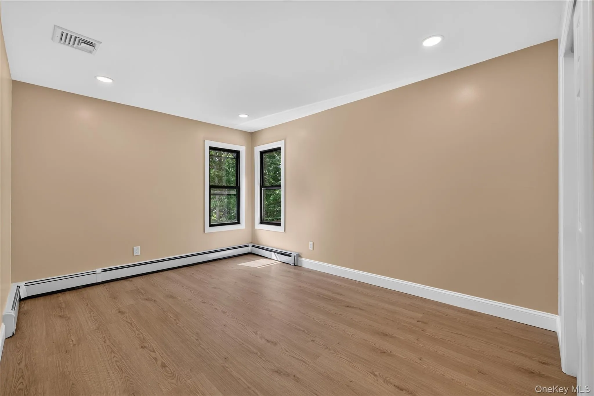 96 Chestnut Street, Brookhaven, NY, 4 Bedrooms Bedrooms, 8 Rooms Rooms,2 BathroomsBathrooms,Residential,For Rent,Chestnut,0,1034959 96 Chestnut Street, Brookhaven, NY, 4 Bedrooms Bedrooms, 8 Rooms Rooms,2 BathroomsBathrooms,Residential,For Rent,Chestnut,0,1034959