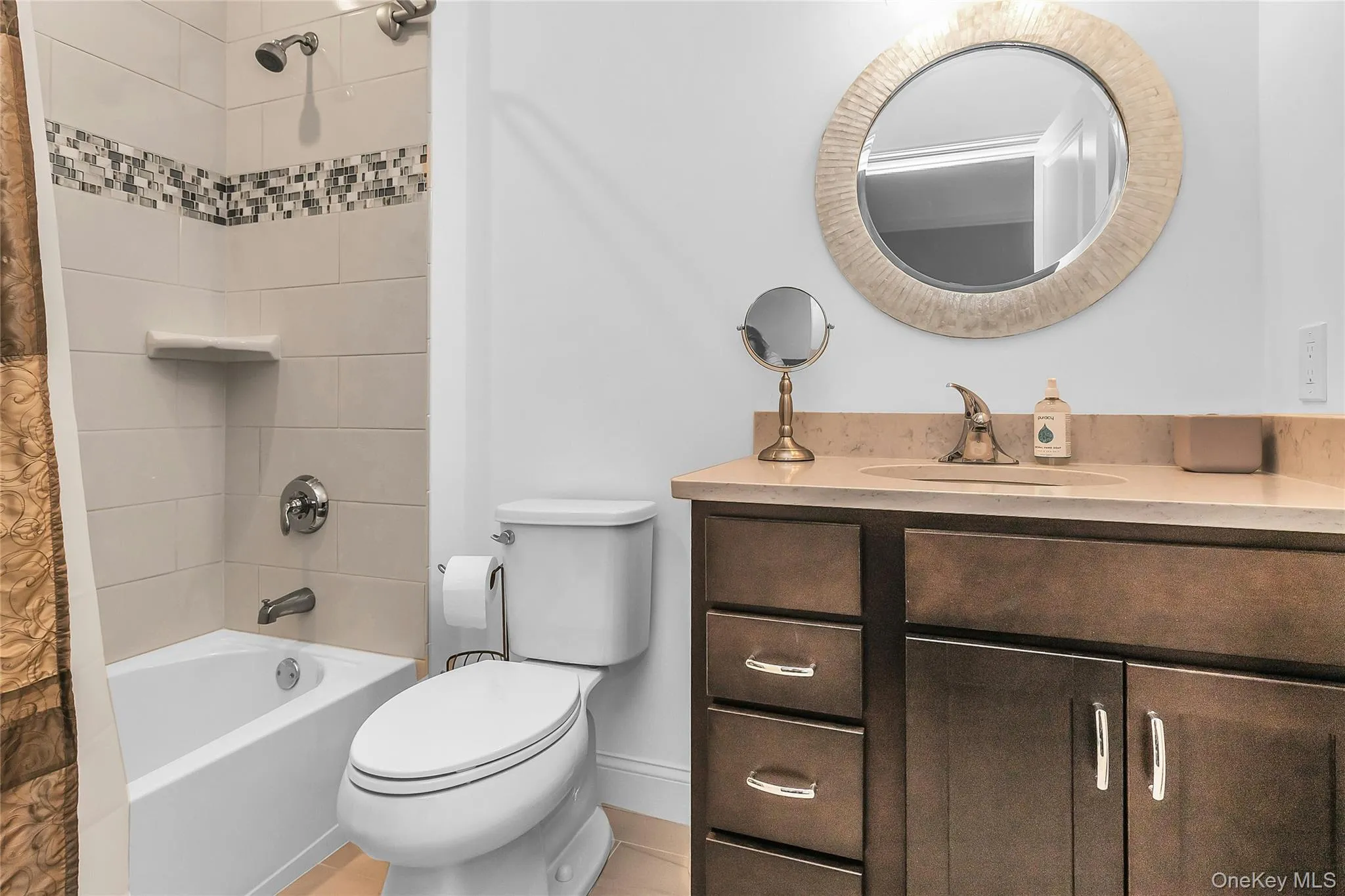 176 Towering Moon Lane, Brookhaven, NY, 2 Bedrooms Bedrooms, 5 Rooms Rooms,2 BathroomsBathrooms,Residential,For Rent,Towering Moon,0,1034960 176 Towering Moon Lane, Brookhaven, NY, 2 Bedrooms Bedrooms, 5 Rooms Rooms,2 BathroomsBathrooms,Residential,For Rent,Towering Moon,0,1034960