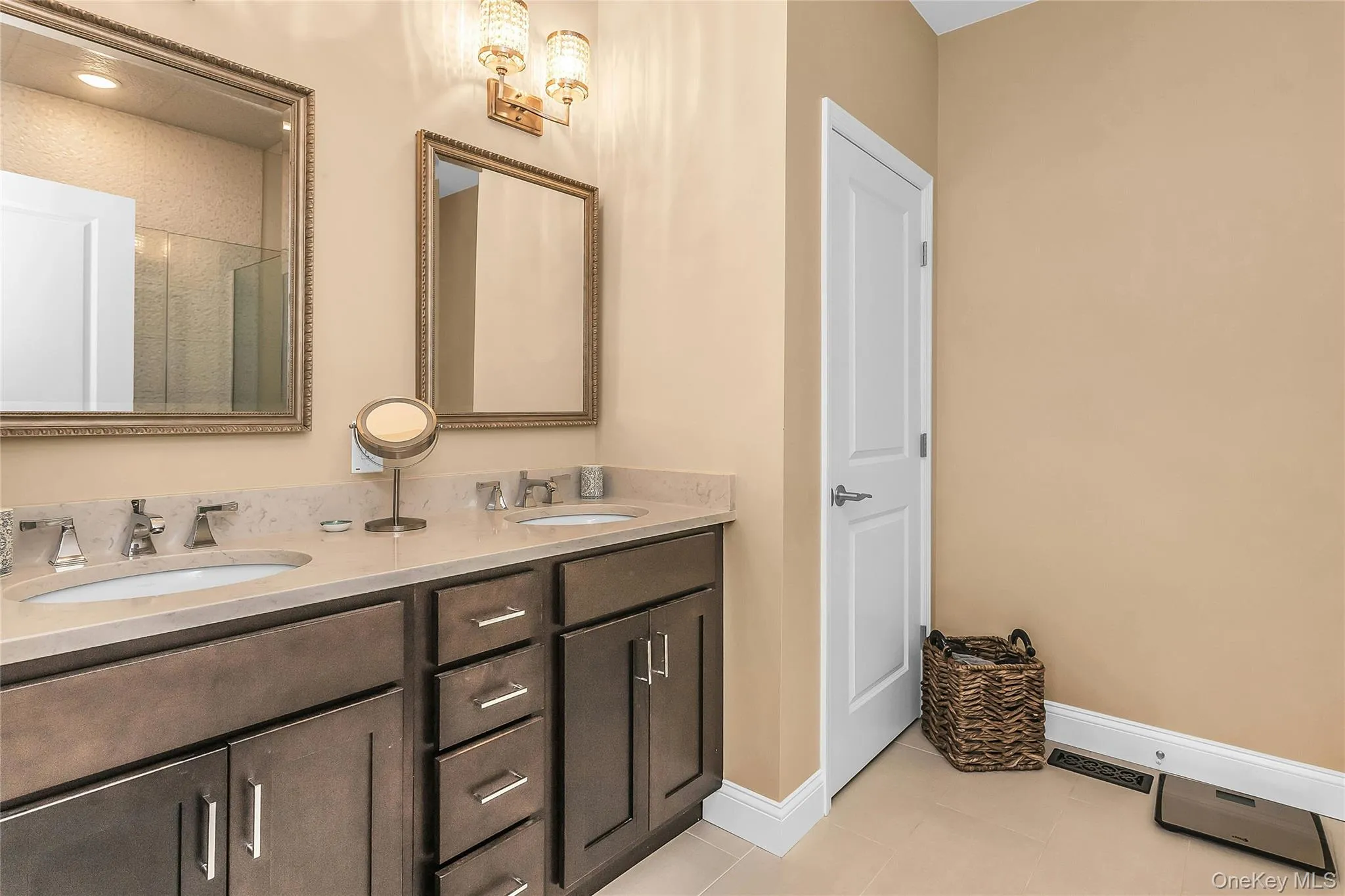 176 Towering Moon Lane, Brookhaven, NY, 2 Bedrooms Bedrooms, 5 Rooms Rooms,2 BathroomsBathrooms,Residential,For Rent,Towering Moon,0,1034960 176 Towering Moon Lane, Brookhaven, NY, 2 Bedrooms Bedrooms, 5 Rooms Rooms,2 BathroomsBathrooms,Residential,For Rent,Towering Moon,0,1034960