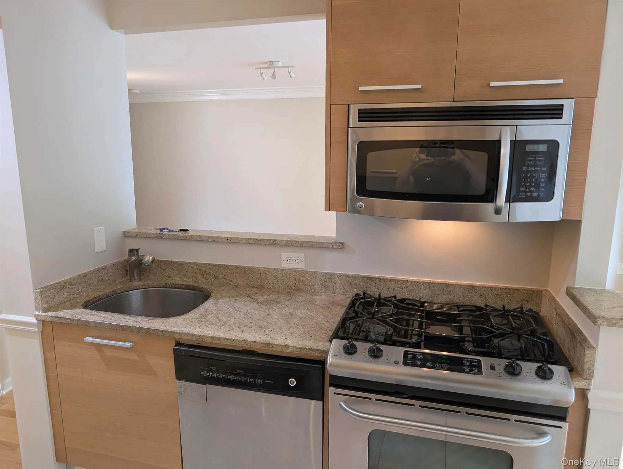 1155 Warburton Avenue, Yonkers, NY, 2 Bedrooms Bedrooms, 6 Rooms Rooms,2 BathroomsBathrooms,Residential Lease,For Rent,Warburton,0,1034961 1155 Warburton Avenue, Yonkers, NY, 2 Bedrooms Bedrooms, 6 Rooms Rooms,2 BathroomsBathrooms,Residential Lease,For Rent,Warburton,0,1034961