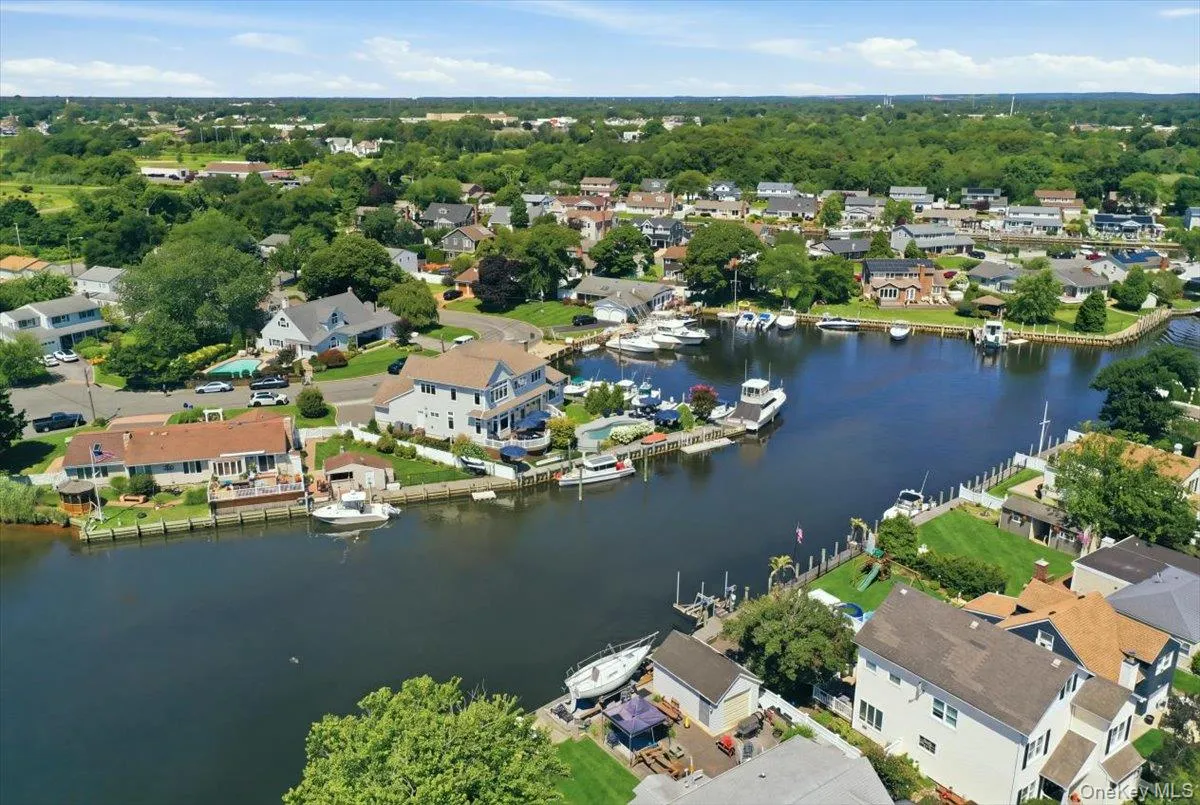 11 Angelica Court, West Babylon, NY, 5 Bedrooms Bedrooms, 9 Rooms Rooms,2 BathroomsBathrooms,Residential,For Rent,Angelica,0,1034966 11 Angelica Court, West Babylon, NY, 5 Bedrooms Bedrooms, 9 Rooms Rooms,2 BathroomsBathrooms,Residential,For Rent,Angelica,0,1034966