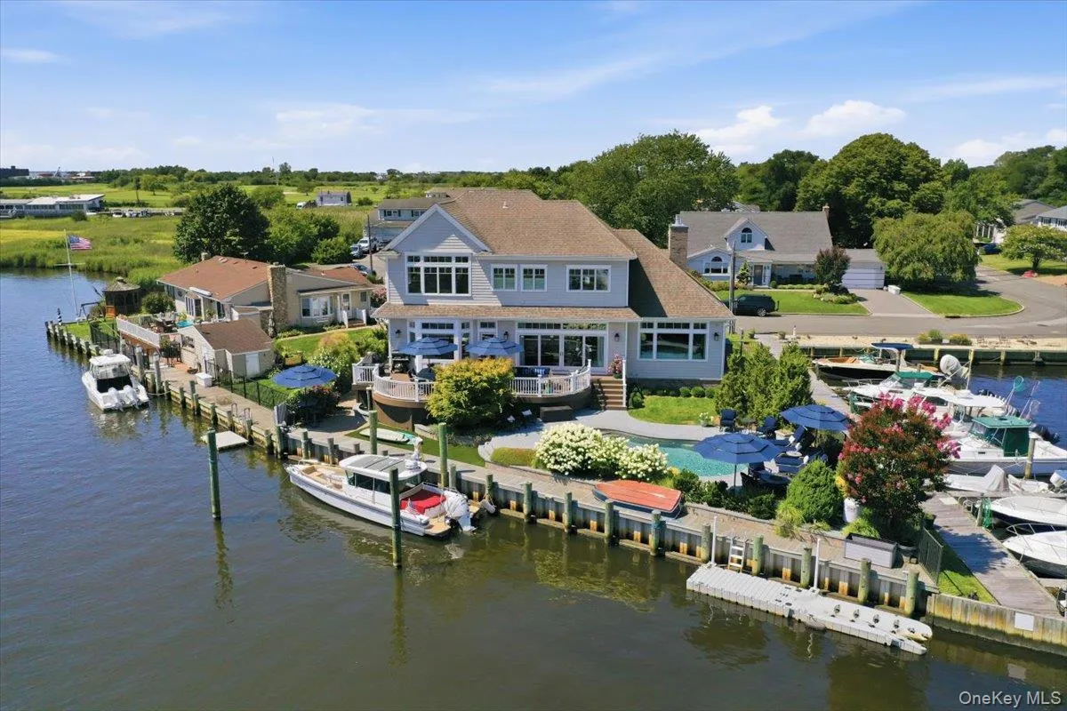11 Angelica Court, West Babylon, NY, 5 Bedrooms Bedrooms, 9 Rooms Rooms,2 BathroomsBathrooms,Residential,For Rent,Angelica,0,1034966 11 Angelica Court, West Babylon, NY, 5 Bedrooms Bedrooms, 9 Rooms Rooms,2 BathroomsBathrooms,Residential,For Rent,Angelica,0,1034966