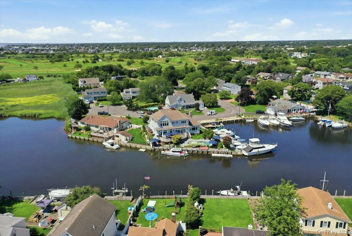 11 Angelica Court, West Babylon, NY, 5 Bedrooms Bedrooms, 9 Rooms Rooms,2 BathroomsBathrooms,Residential,For Rent,Angelica,0,1034966 11 Angelica Court, West Babylon, NY, 5 Bedrooms Bedrooms, 9 Rooms Rooms,2 BathroomsBathrooms,Residential,For Rent,Angelica,0,1034966