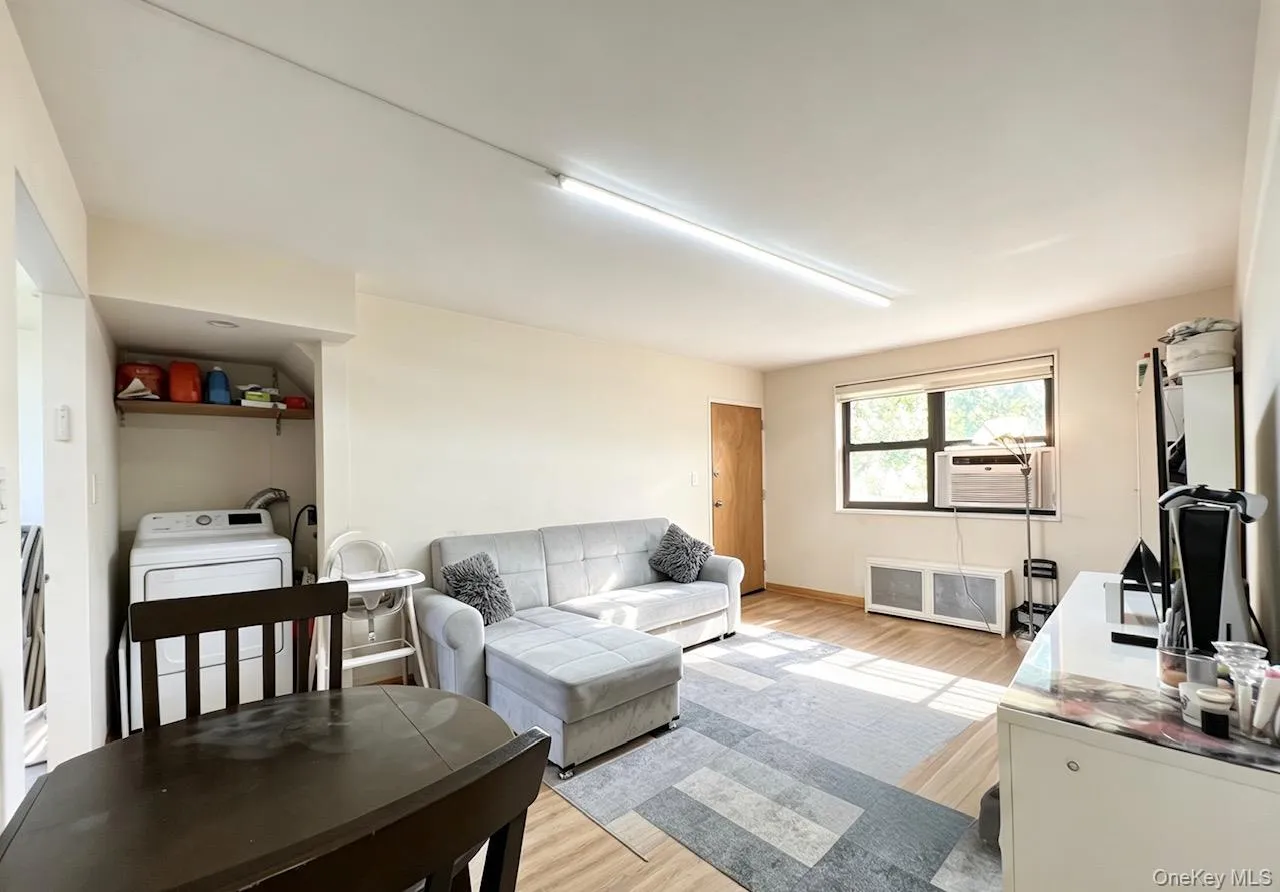67-67 136TH STREET, New York, NY, 2 Bedrooms Bedrooms, 5 Rooms Rooms,1 BathroomBathrooms,Residential,For Rent,136TH STREET,0,1034975 67-67 136TH STREET, New York, NY, 2 Bedrooms Bedrooms, 5 Rooms Rooms,1 BathroomBathrooms,Residential,For Rent,136TH STREET,0,1034975