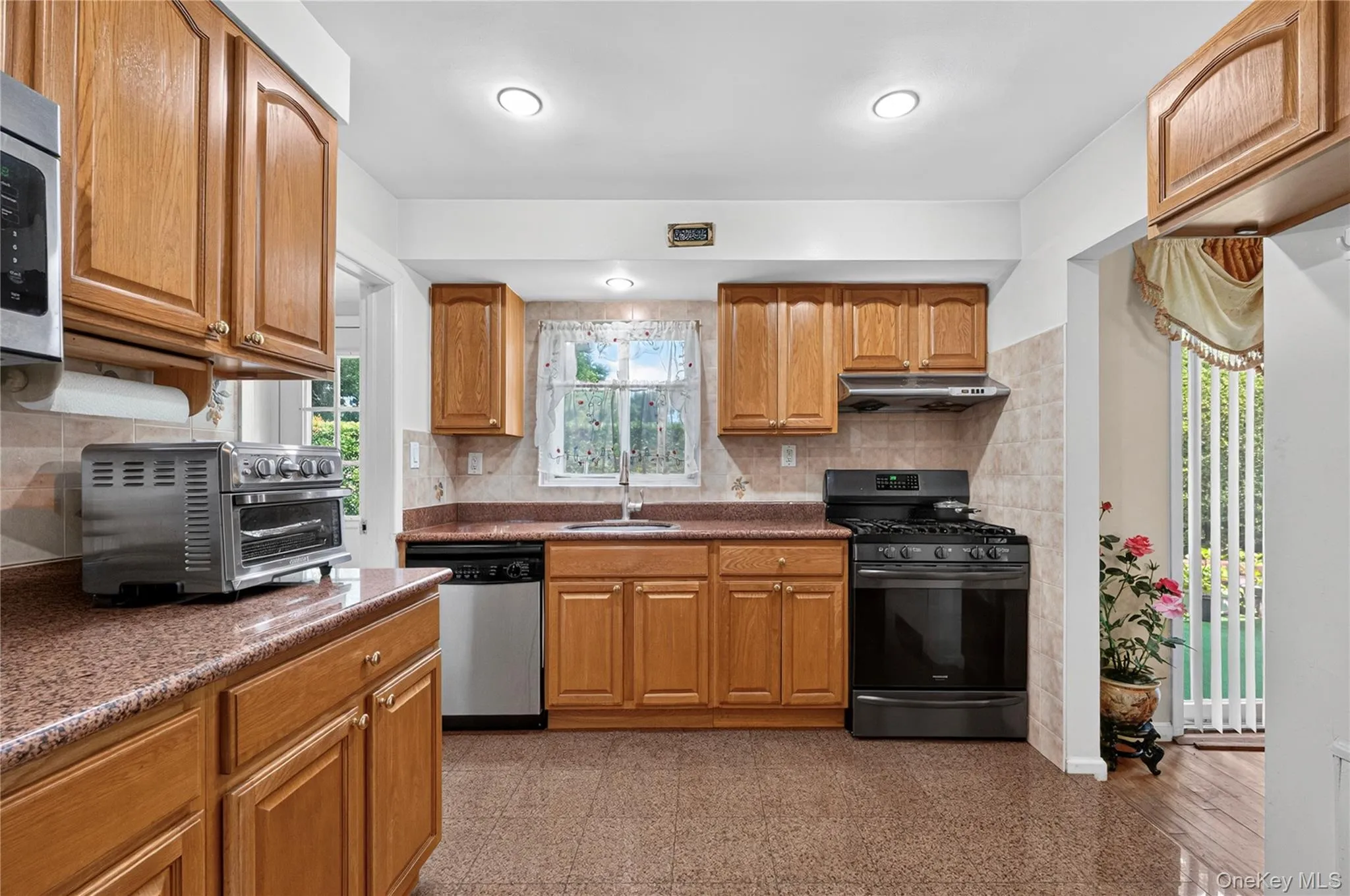 108 Marcus Avenue, North Hempstead, NY, 3 Bedrooms Bedrooms, 6 Rooms Rooms,2 BathroomsBathrooms,Residential,For Rent,Marcus,0,1034978 108 Marcus Avenue, North Hempstead, NY, 3 Bedrooms Bedrooms, 6 Rooms Rooms,2 BathroomsBathrooms,Residential,For Rent,Marcus,0,1034978