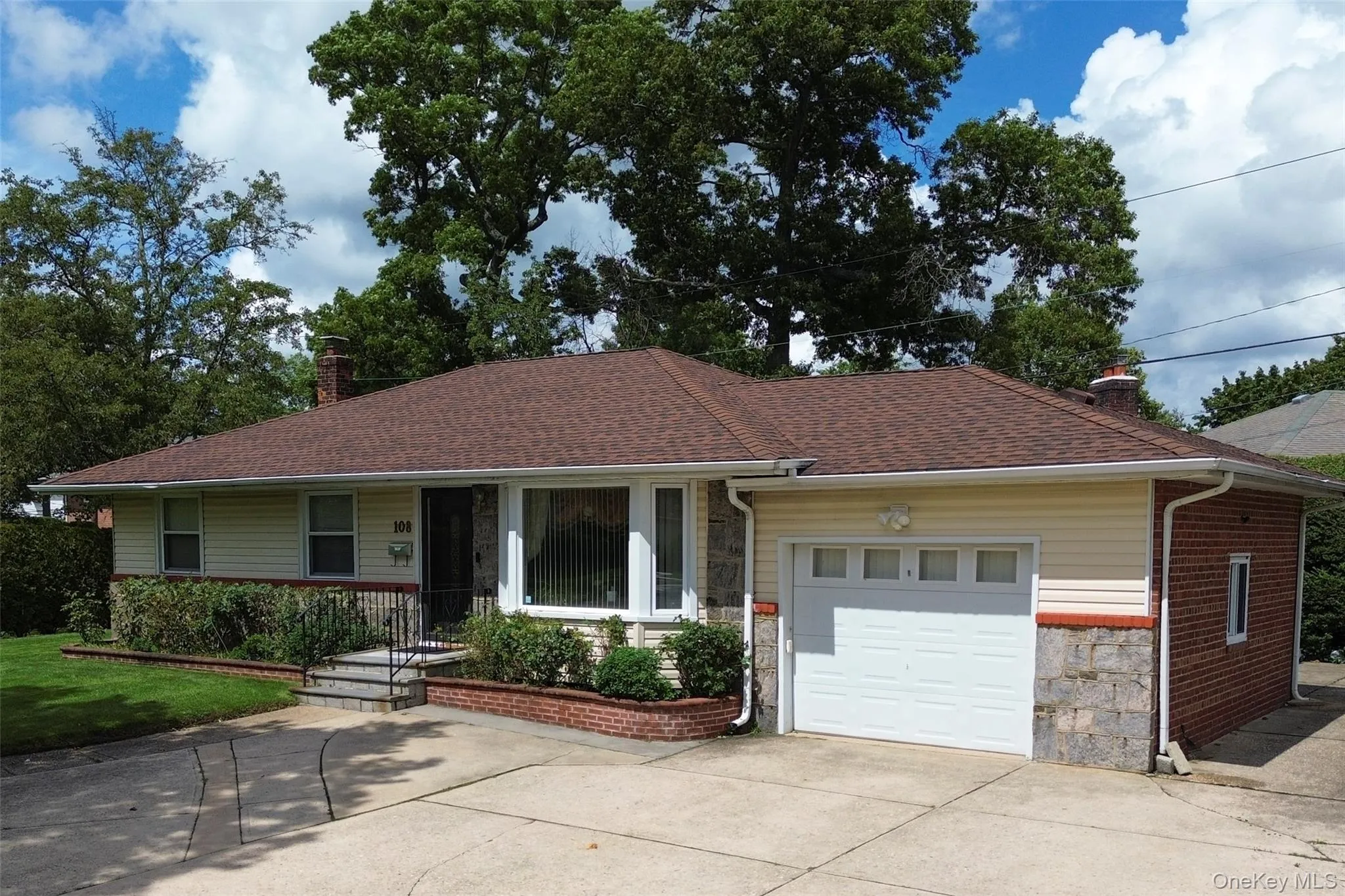 108 Marcus Avenue, North Hempstead, NY, 3 Bedrooms Bedrooms, 6 Rooms Rooms,2 BathroomsBathrooms,Residential,For Rent,Marcus,0,1034978 108 Marcus Avenue, North Hempstead, NY, 3 Bedrooms Bedrooms, 6 Rooms Rooms,2 BathroomsBathrooms,Residential,For Rent,Marcus,0,1034978