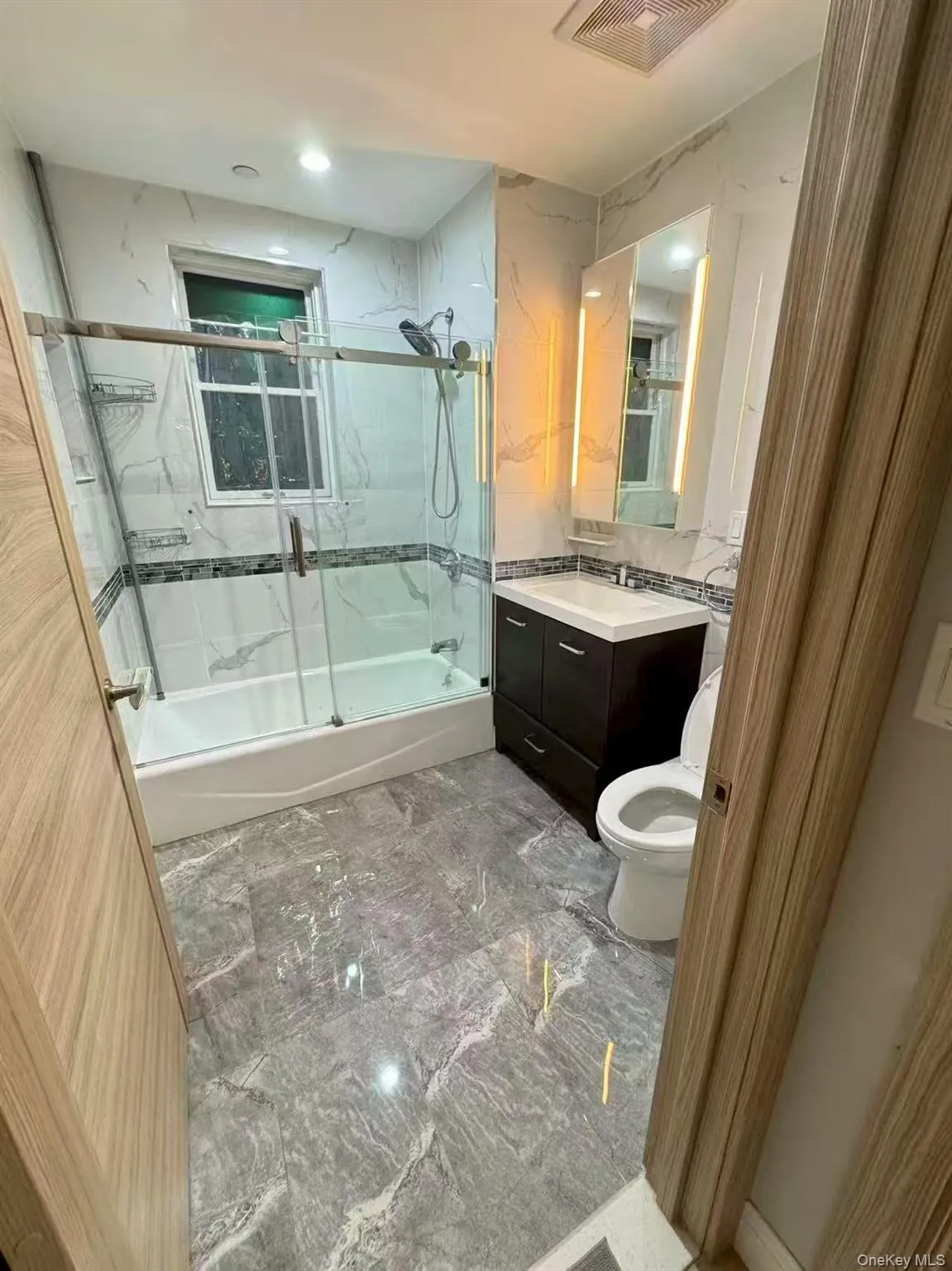 31-12 38TH Avenue, New York, NY, 1 Bedroom Bedrooms, 4 Rooms Rooms,1 BathroomBathrooms,Residential,For Rent,38TH,0,1034988 31-12 38TH Avenue, New York, NY, 1 Bedroom Bedrooms, 4 Rooms Rooms,1 BathroomBathrooms,Residential,For Rent,38TH,0,1034988