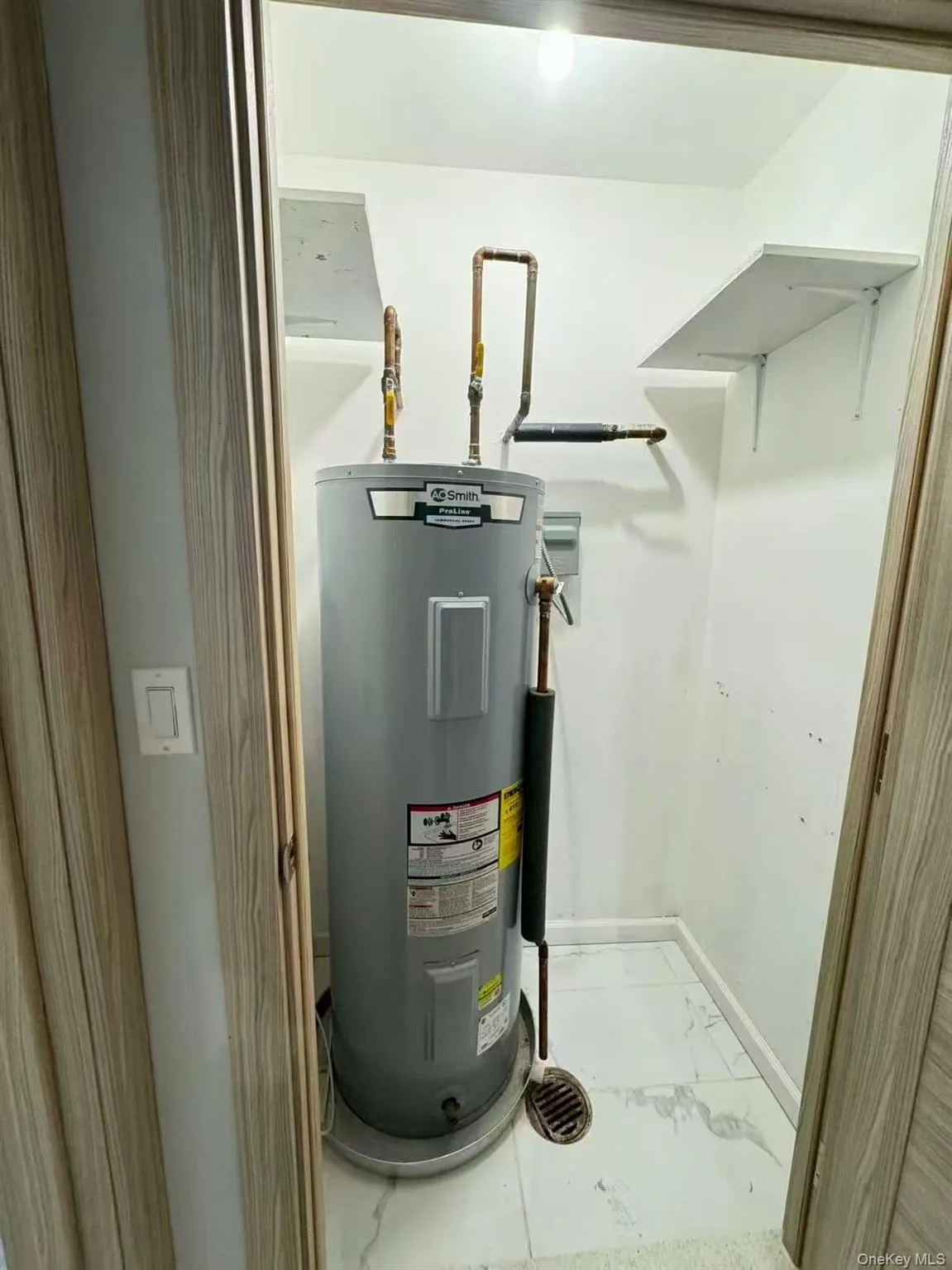 31-12 38TH Avenue, New York, NY, 1 Bedroom Bedrooms, 4 Rooms Rooms,1 BathroomBathrooms,Residential,For Rent,38TH,0,1034988 31-12 38TH Avenue, New York, NY, 1 Bedroom Bedrooms, 4 Rooms Rooms,1 BathroomBathrooms,Residential,For Rent,38TH,0,1034988