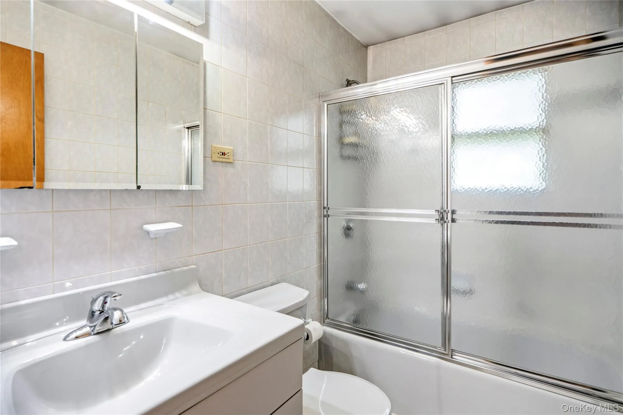 1451 Seamans Neck Road, Hempstead, NY, 4 Bedrooms Bedrooms, 10 Rooms Rooms,2 BathroomsBathrooms,Residential,For Rent,Seamans Neck,0,1034995 1451 Seamans Neck Road, Hempstead, NY, 4 Bedrooms Bedrooms, 10 Rooms Rooms,2 BathroomsBathrooms,Residential,For Rent,Seamans Neck,0,1034995