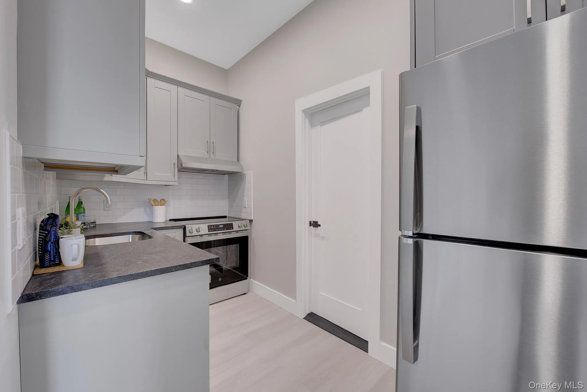 36 Lakeville Road, North Hempstead, NY, 1 Bedroom Bedrooms, 3 Rooms Rooms,1 BathroomBathrooms,Residential Lease,For Rent,Lakeville,0,1034996 36 Lakeville Road, North Hempstead, NY, 1 Bedroom Bedrooms, 3 Rooms Rooms,1 BathroomBathrooms,Residential Lease,For Rent,Lakeville,0,1034996