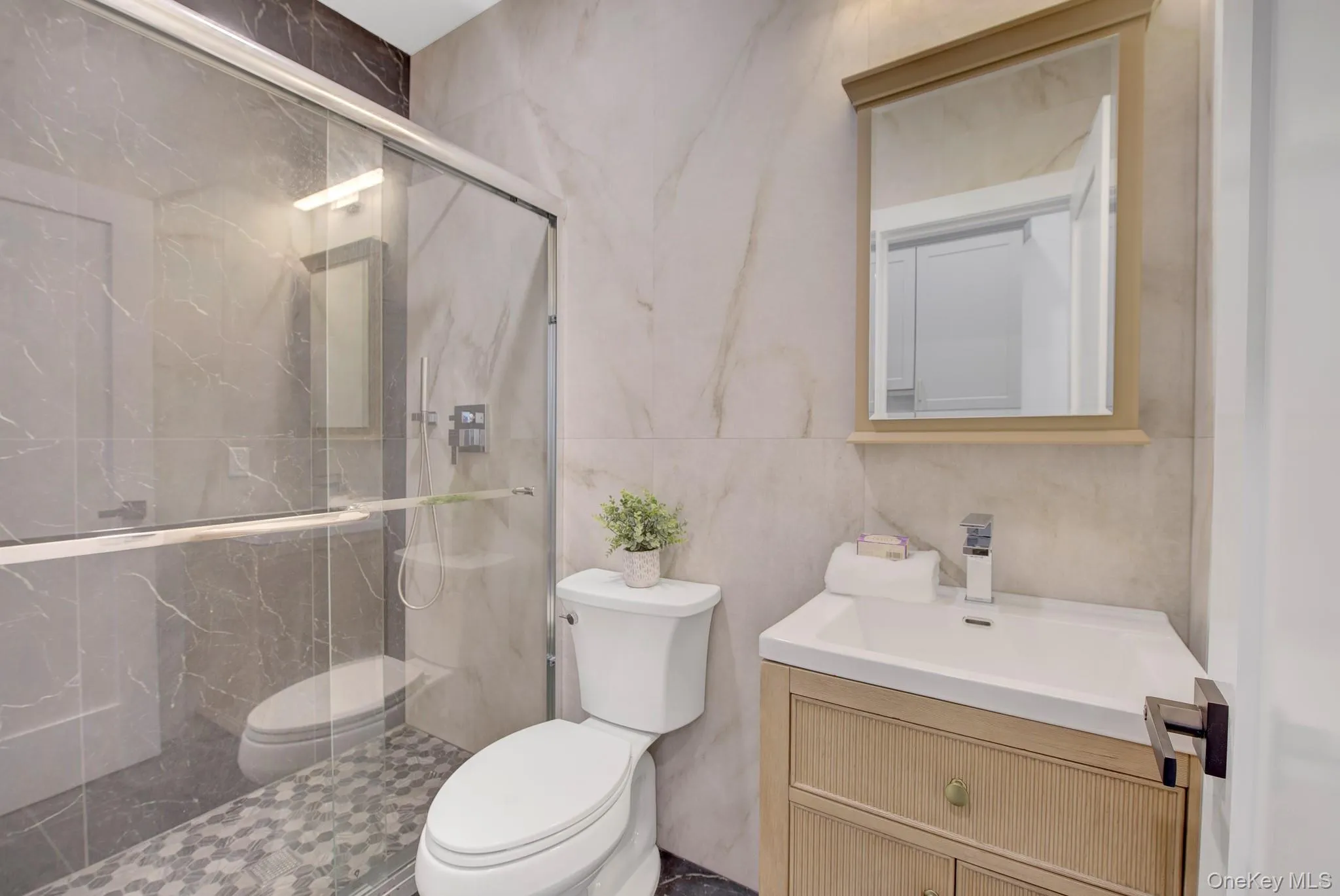 36 Lakeville Road, North Hempstead, NY, 1 Bedroom Bedrooms, 3 Rooms Rooms,1 BathroomBathrooms,Residential Lease,For Rent,Lakeville,0,1034996 36 Lakeville Road, North Hempstead, NY, 1 Bedroom Bedrooms, 3 Rooms Rooms,1 BathroomBathrooms,Residential Lease,For Rent,Lakeville,0,1034996