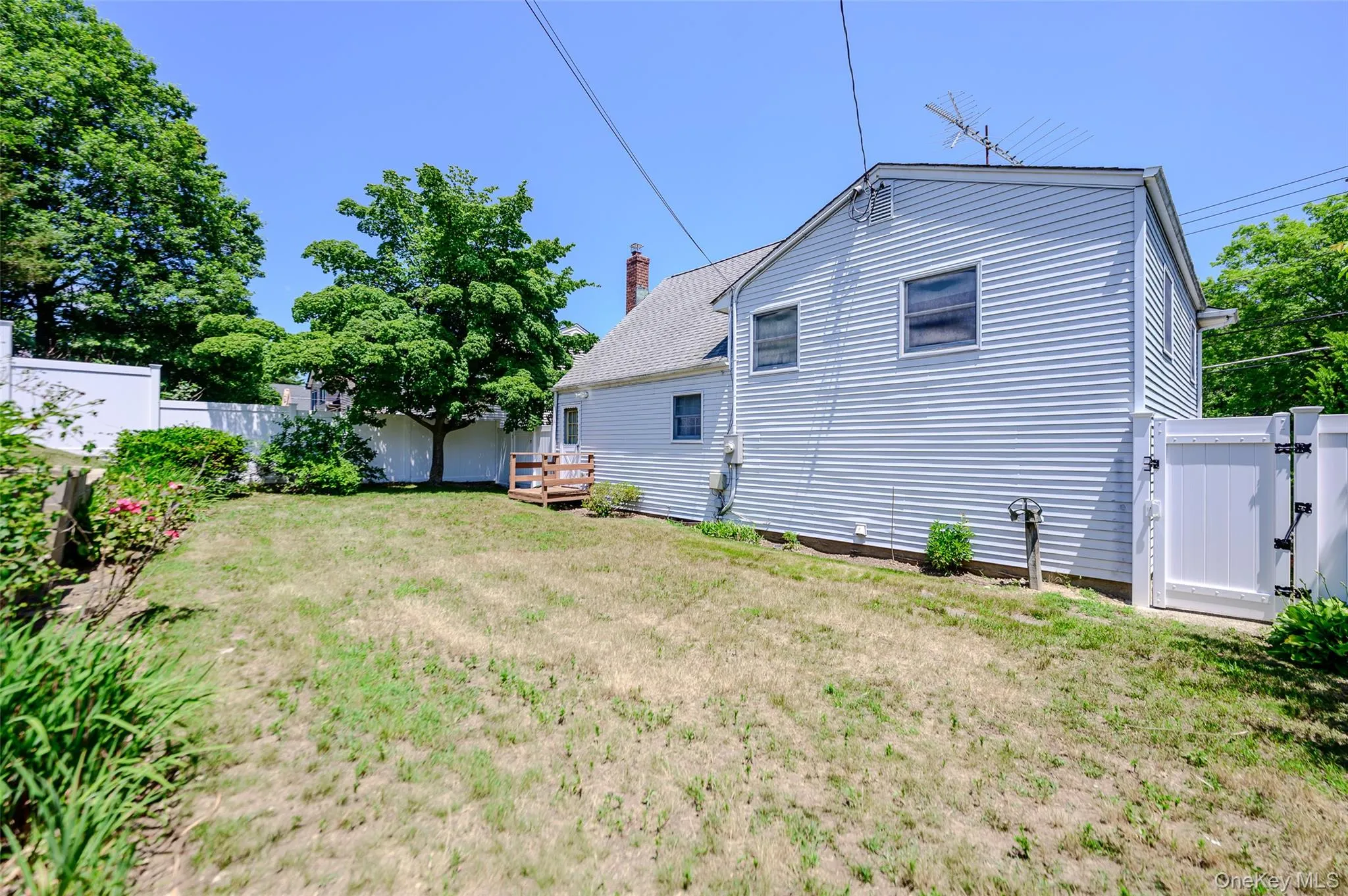 87 Central Park Road, Oyster Bay, NY, 3 Bedrooms Bedrooms, 8 Rooms Rooms,1 BathroomBathrooms,Residential,For Rent,Central Park,0,1034997 87 Central Park Road, Oyster Bay, NY, 3 Bedrooms Bedrooms, 8 Rooms Rooms,1 BathroomBathrooms,Residential,For Rent,Central Park,0,1034997