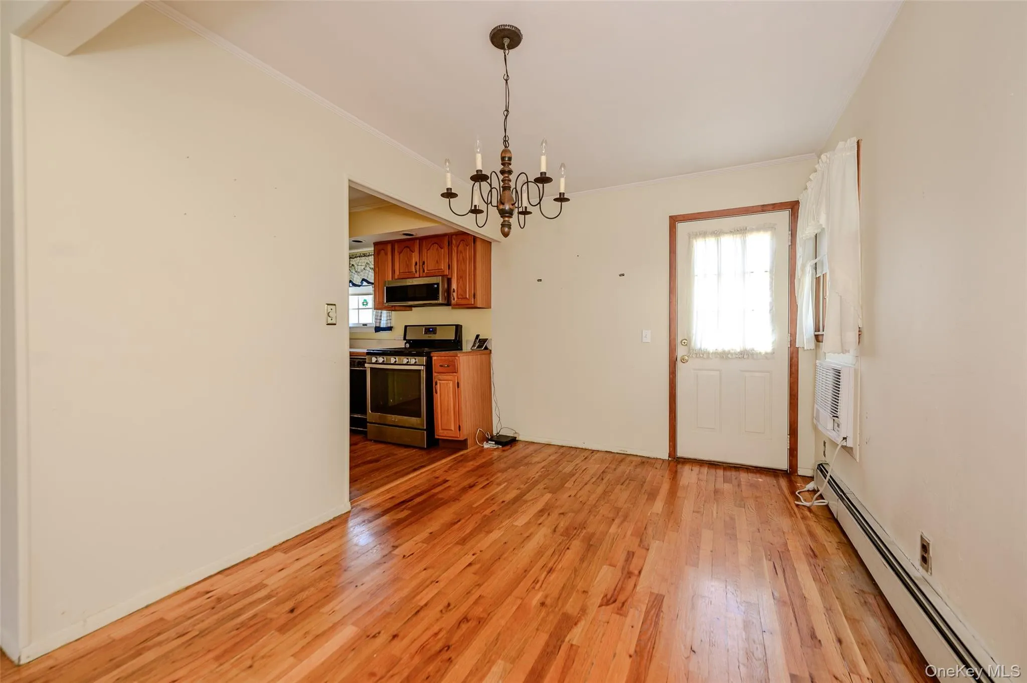 87 Central Park Road, Oyster Bay, NY, 3 Bedrooms Bedrooms, 8 Rooms Rooms,1 BathroomBathrooms,Residential,For Rent,Central Park,0,1034997 87 Central Park Road, Oyster Bay, NY, 3 Bedrooms Bedrooms, 8 Rooms Rooms,1 BathroomBathrooms,Residential,For Rent,Central Park,0,1034997
