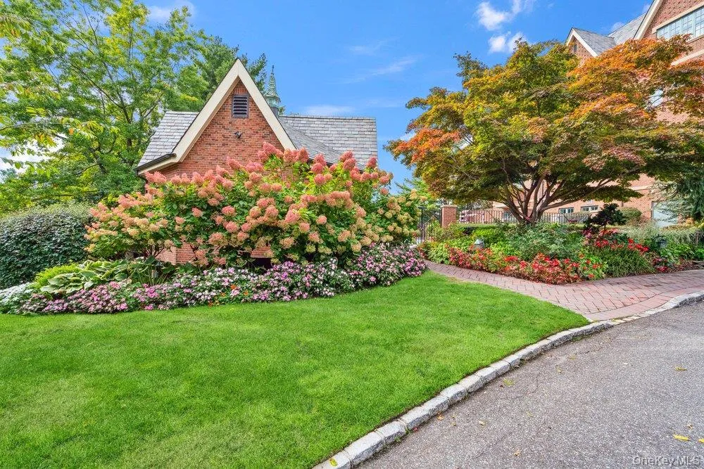 11 Pony Circle, North Hempstead, NY, 4 Bedrooms Bedrooms, 8 Rooms Rooms,3 BathroomsBathrooms,Residential,For Rent,Pony,0,1034998 11 Pony Circle, North Hempstead, NY, 4 Bedrooms Bedrooms, 8 Rooms Rooms,3 BathroomsBathrooms,Residential,For Rent,Pony,0,1034998