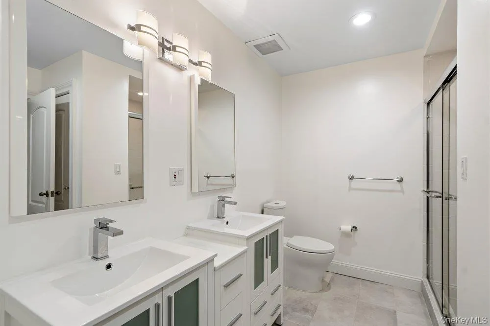 Full Bath on main floor Full Bath on main floor