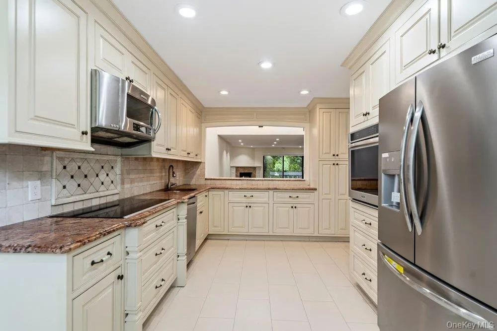with stainless steel appliances with stainless steel appliances