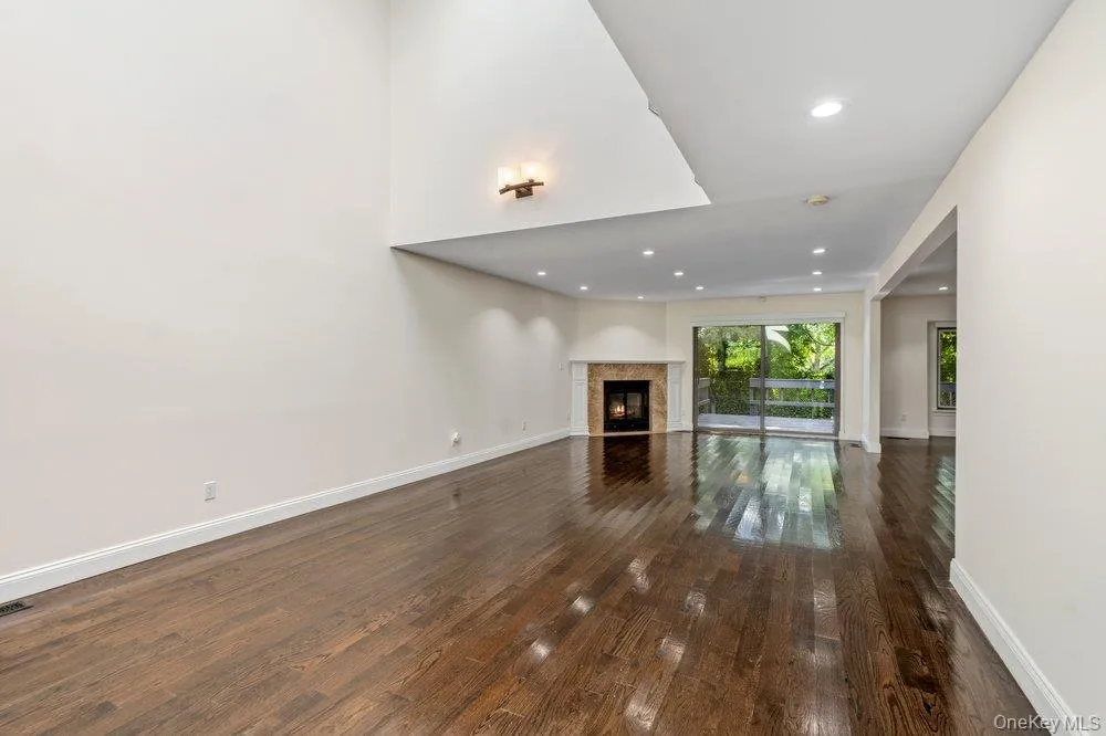 11 Pony Circle, North Hempstead, NY, 4 Bedrooms Bedrooms, 8 Rooms Rooms,3 BathroomsBathrooms,Residential,For Rent,Pony,0,1034998 11 Pony Circle, North Hempstead, NY, 4 Bedrooms Bedrooms, 8 Rooms Rooms,3 BathroomsBathrooms,Residential,For Rent,Pony,0,1034998