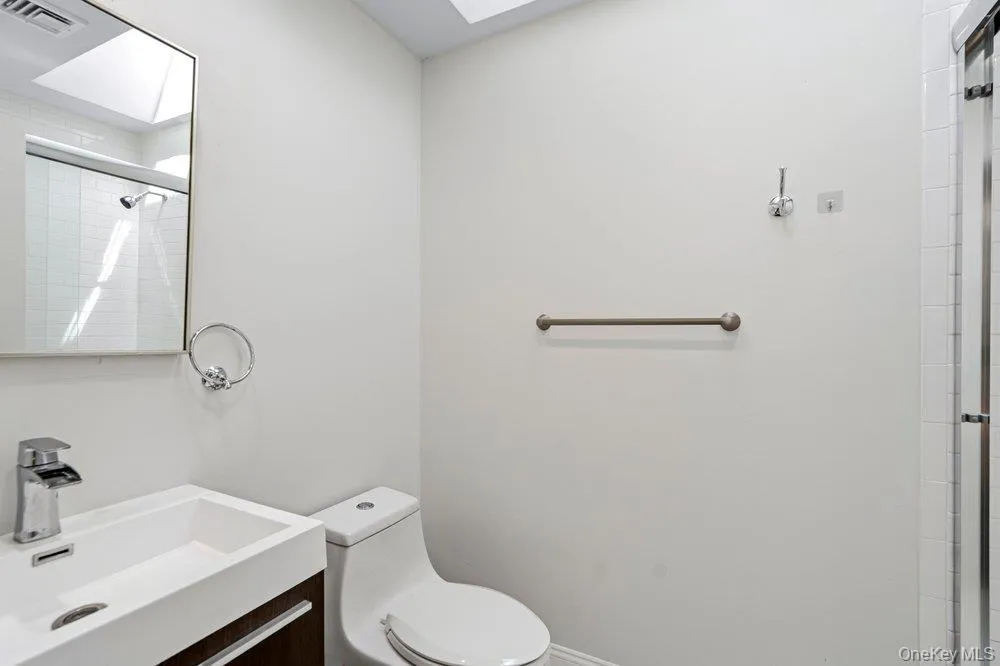 Seecond full bath Seecond full bath