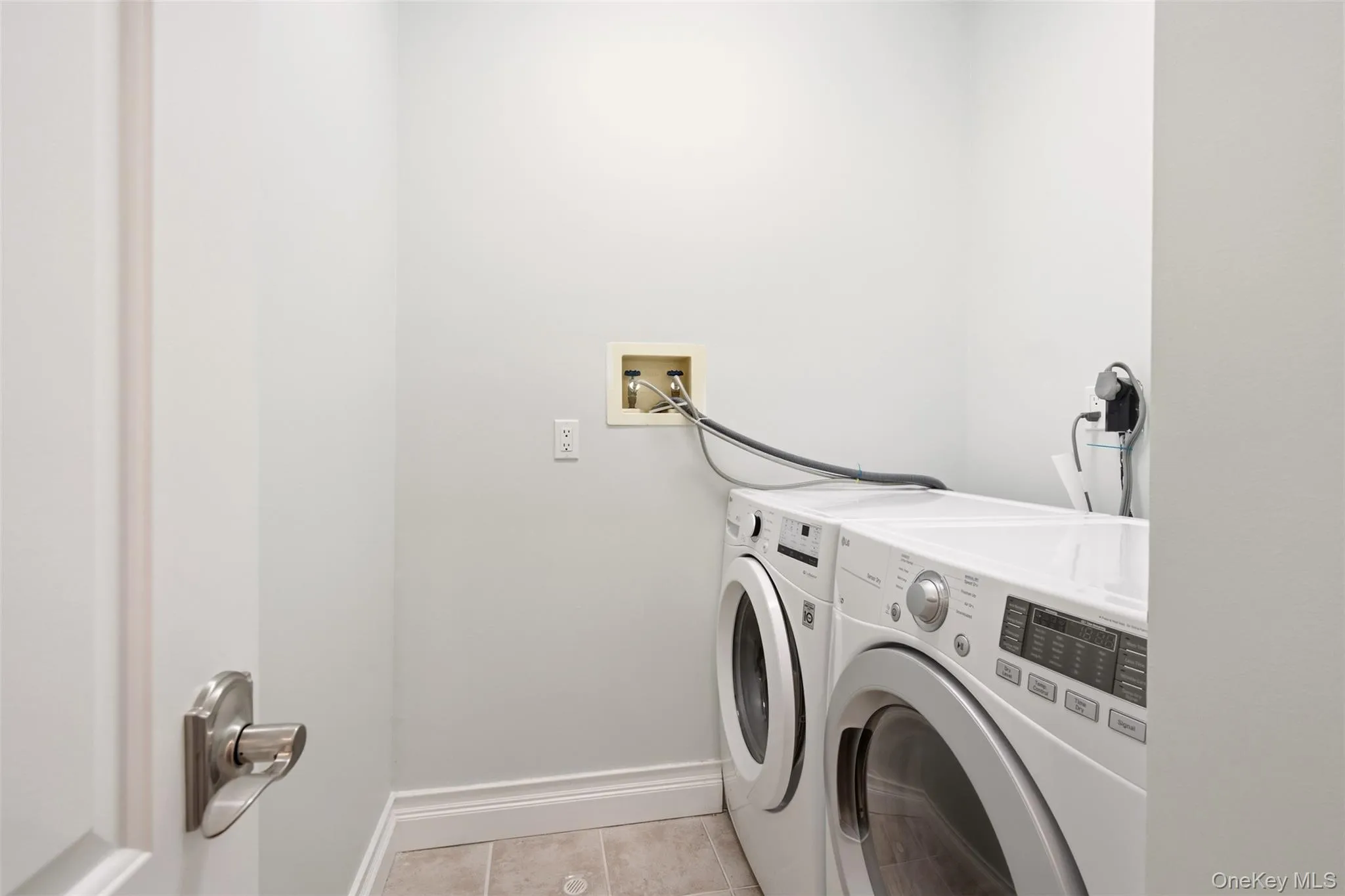 14 Dupont Court, Huntington, NY, 5 Bedrooms Bedrooms, 10 Rooms Rooms,3 BathroomsBathrooms,Residential,For Rent,Dupont,0,1034999 14 Dupont Court, Huntington, NY, 5 Bedrooms Bedrooms, 10 Rooms Rooms,3 BathroomsBathrooms,Residential,For Rent,Dupont,0,1034999