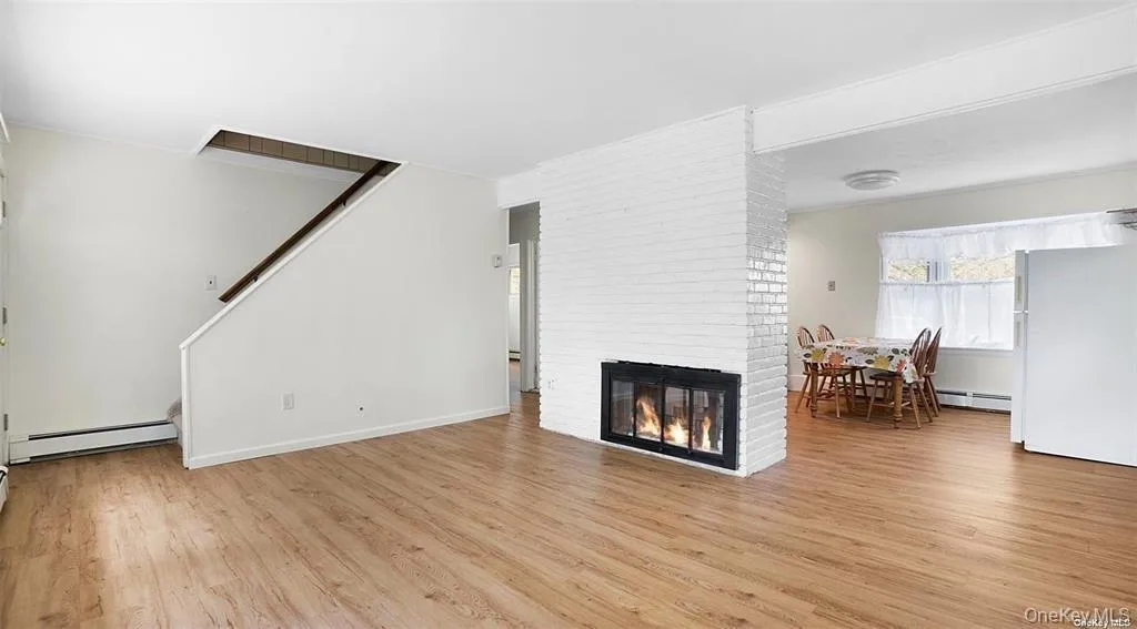 26 Carriage Lane, Hempstead, NY, 4 Bedrooms Bedrooms, 6 Rooms Rooms,2 BathroomsBathrooms,Residential Lease,For Rent,Carriage,0,1035005 26 Carriage Lane, Hempstead, NY, 4 Bedrooms Bedrooms, 6 Rooms Rooms,2 BathroomsBathrooms,Residential Lease,For Rent,Carriage,0,1035005
