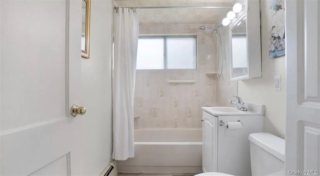 26 Carriage Lane, Hempstead, NY, 4 Bedrooms Bedrooms, 6 Rooms Rooms,2 BathroomsBathrooms,Residential Lease,For Rent,Carriage,0,1035005 26 Carriage Lane, Hempstead, NY, 4 Bedrooms Bedrooms, 6 Rooms Rooms,2 BathroomsBathrooms,Residential Lease,For Rent,Carriage,0,1035005