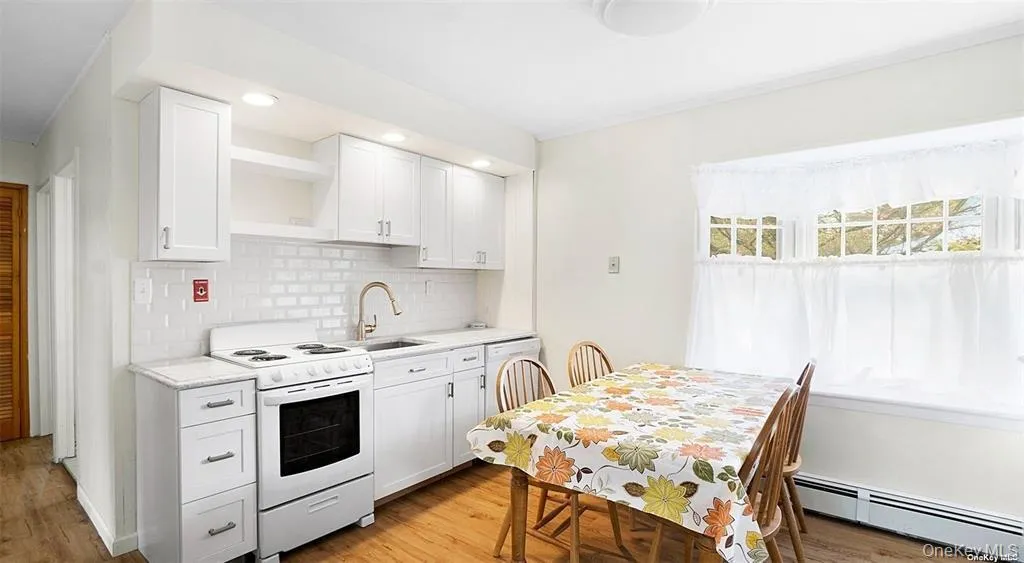 26 Carriage Lane, Hempstead, NY, 4 Bedrooms Bedrooms, 6 Rooms Rooms,2 BathroomsBathrooms,Residential Lease,For Rent,Carriage,0,1035005 26 Carriage Lane, Hempstead, NY, 4 Bedrooms Bedrooms, 6 Rooms Rooms,2 BathroomsBathrooms,Residential Lease,For Rent,Carriage,0,1035005