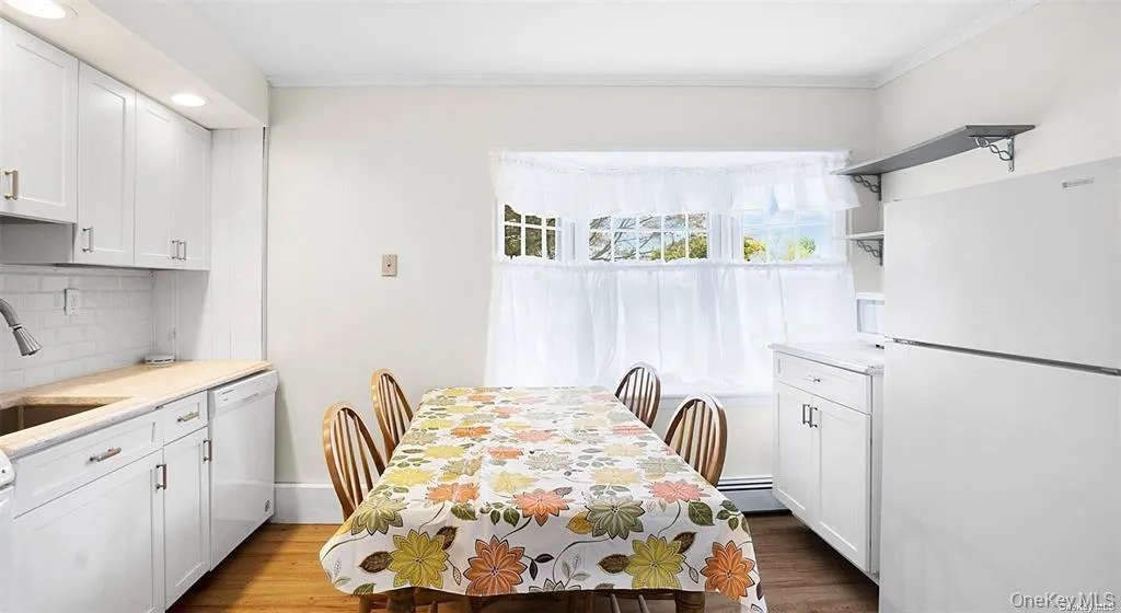 26 Carriage Lane, Hempstead, NY, 4 Bedrooms Bedrooms, 6 Rooms Rooms,2 BathroomsBathrooms,Residential Lease,For Rent,Carriage,0,1035005 26 Carriage Lane, Hempstead, NY, 4 Bedrooms Bedrooms, 6 Rooms Rooms,2 BathroomsBathrooms,Residential Lease,For Rent,Carriage,0,1035005