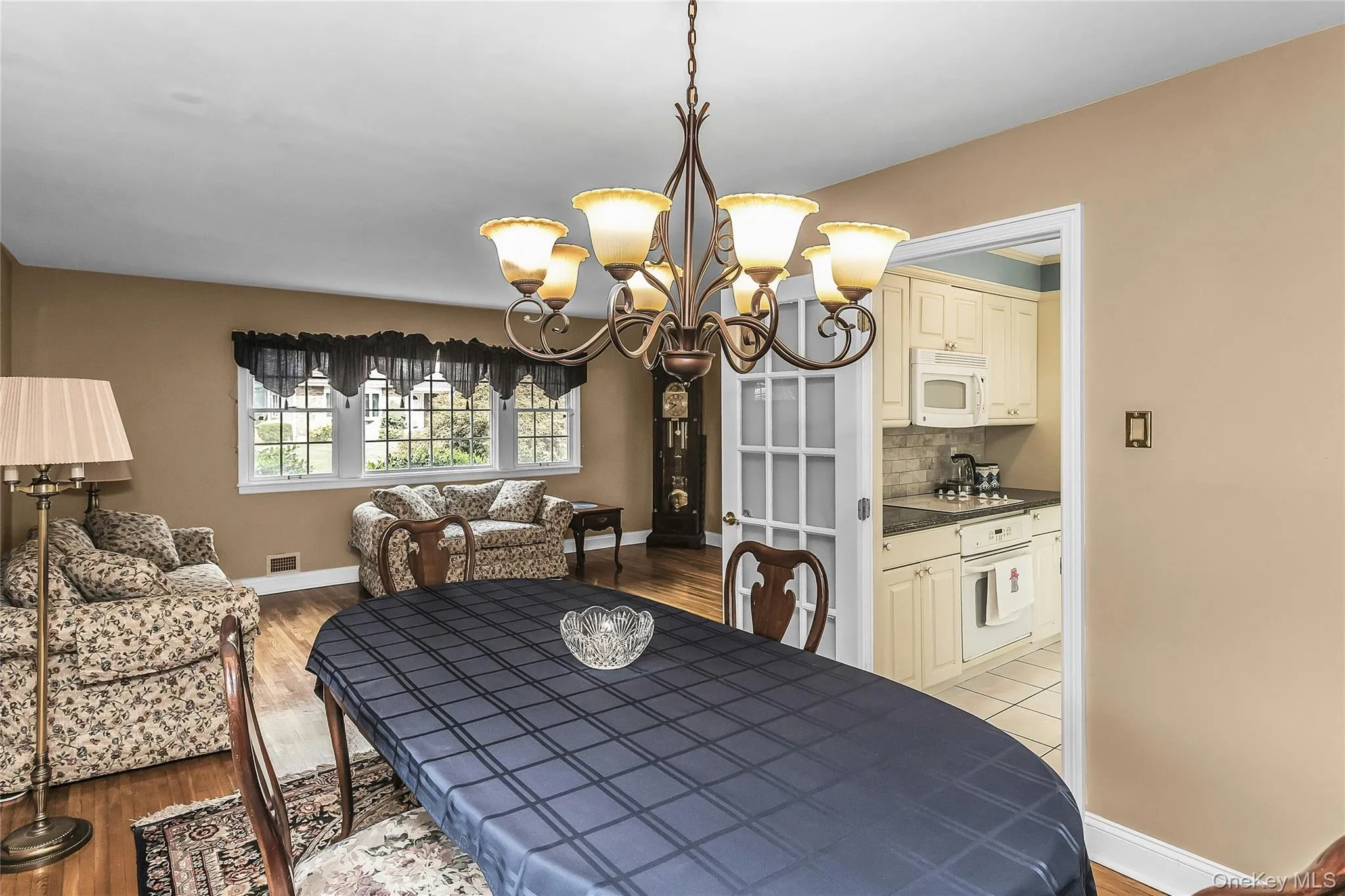 8 Lenmore Drive, Oyster Bay, NY, 4 Bedrooms Bedrooms, 8 Rooms Rooms,2 BathroomsBathrooms,Residential,For Rent,Lenmore,0,1035009 8 Lenmore Drive, Oyster Bay, NY, 4 Bedrooms Bedrooms, 8 Rooms Rooms,2 BathroomsBathrooms,Residential,For Rent,Lenmore,0,1035009