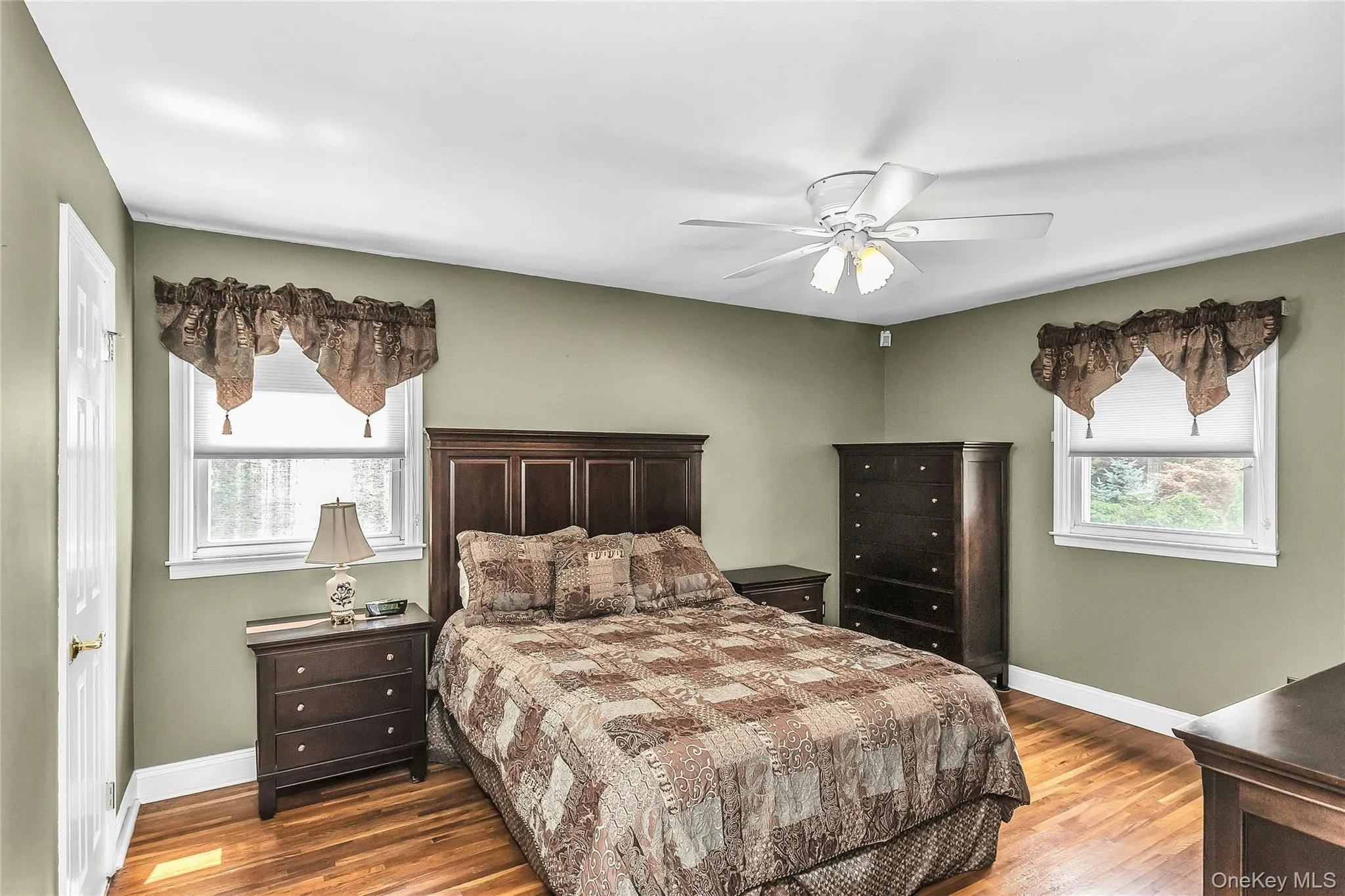 8 Lenmore Drive, Oyster Bay, NY, 4 Bedrooms Bedrooms, 8 Rooms Rooms,2 BathroomsBathrooms,Residential,For Rent,Lenmore,0,1035009 8 Lenmore Drive, Oyster Bay, NY, 4 Bedrooms Bedrooms, 8 Rooms Rooms,2 BathroomsBathrooms,Residential,For Rent,Lenmore,0,1035009