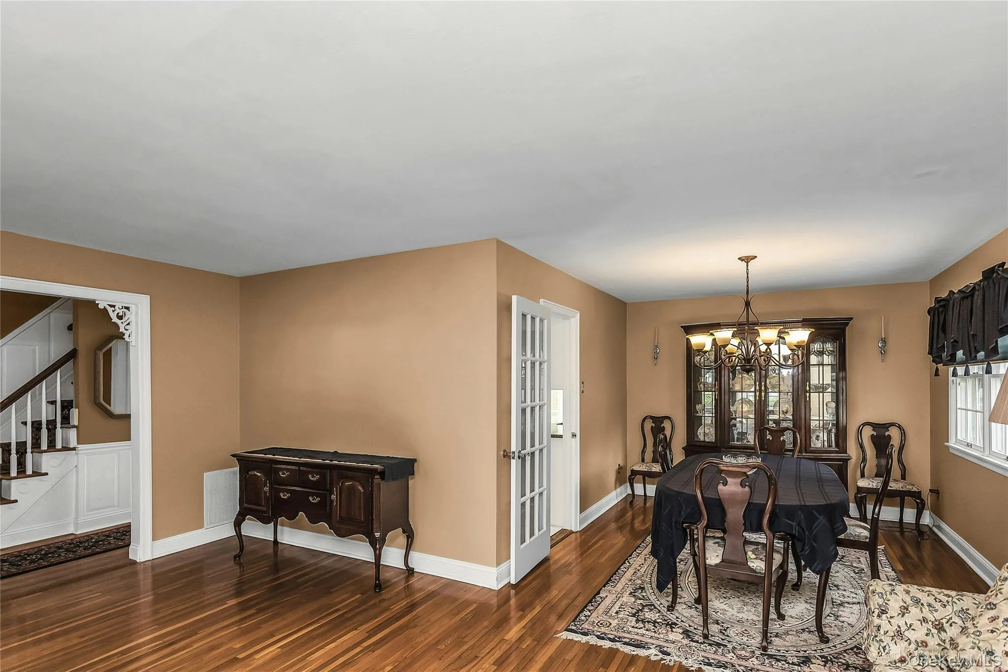 8 Lenmore Drive, Oyster Bay, NY, 4 Bedrooms Bedrooms, 8 Rooms Rooms,2 BathroomsBathrooms,Residential,For Rent,Lenmore,0,1035009 8 Lenmore Drive, Oyster Bay, NY, 4 Bedrooms Bedrooms, 8 Rooms Rooms,2 BathroomsBathrooms,Residential,For Rent,Lenmore,0,1035009