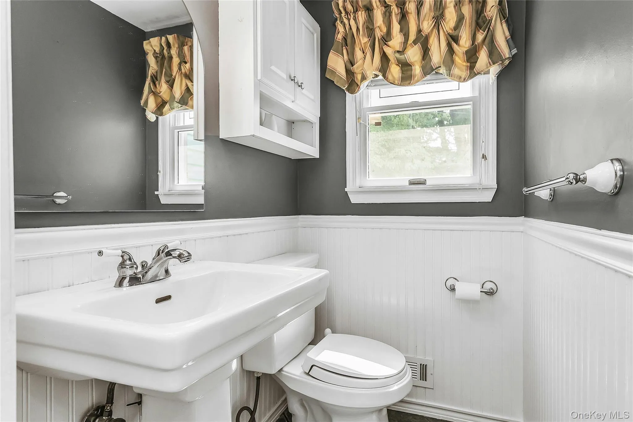 8 Lenmore Drive, Oyster Bay, NY, 4 Bedrooms Bedrooms, 8 Rooms Rooms,2 BathroomsBathrooms,Residential,For Rent,Lenmore,0,1035009 8 Lenmore Drive, Oyster Bay, NY, 4 Bedrooms Bedrooms, 8 Rooms Rooms,2 BathroomsBathrooms,Residential,For Rent,Lenmore,0,1035009
