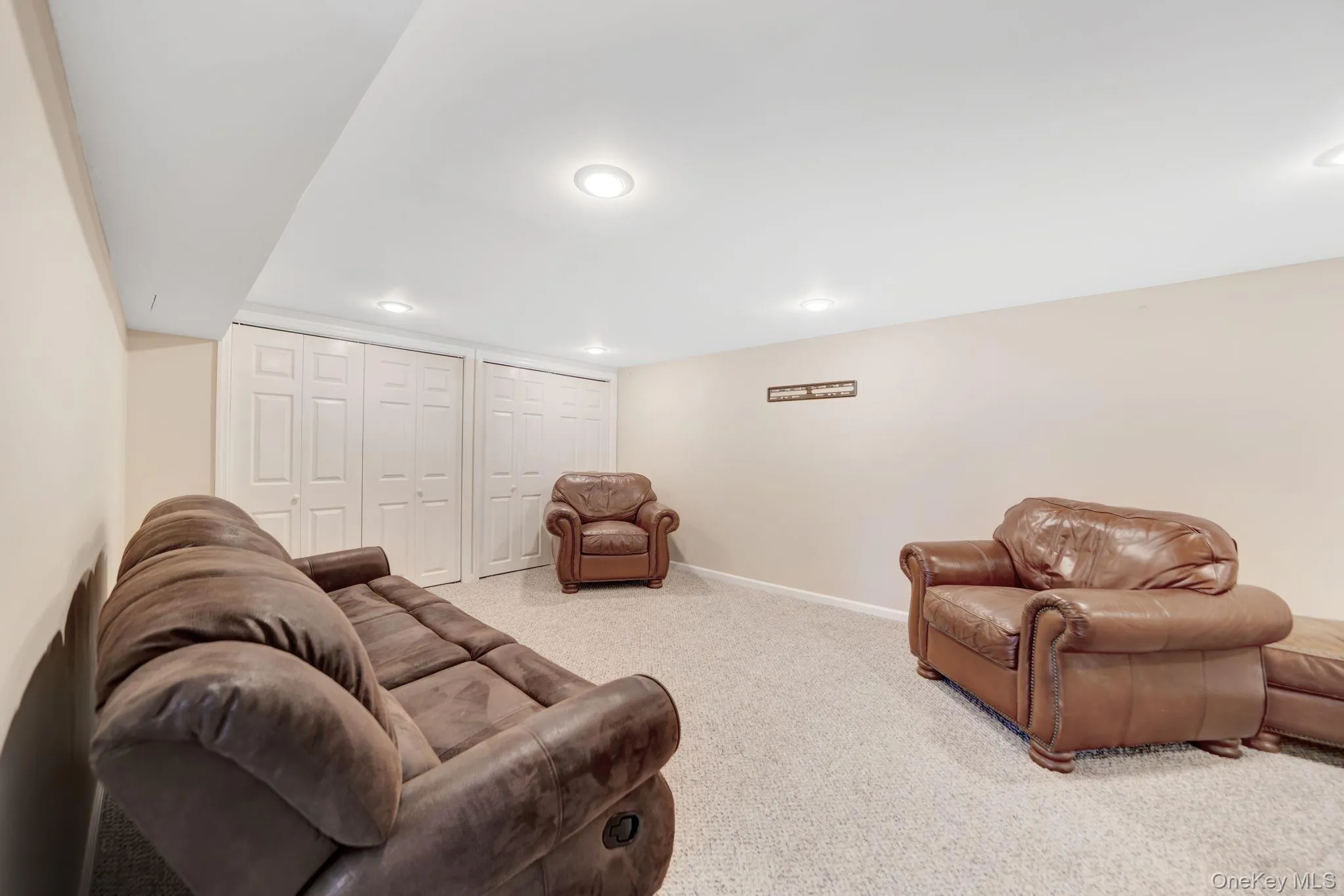 15 Abbey Drive, Huntington, NY, 3 Bedrooms Bedrooms, 8 Rooms Rooms,3 BathroomsBathrooms,Residential,For Rent,Abbey,0,1035018 15 Abbey Drive, Huntington, NY, 3 Bedrooms Bedrooms, 8 Rooms Rooms,3 BathroomsBathrooms,Residential,For Rent,Abbey,0,1035018