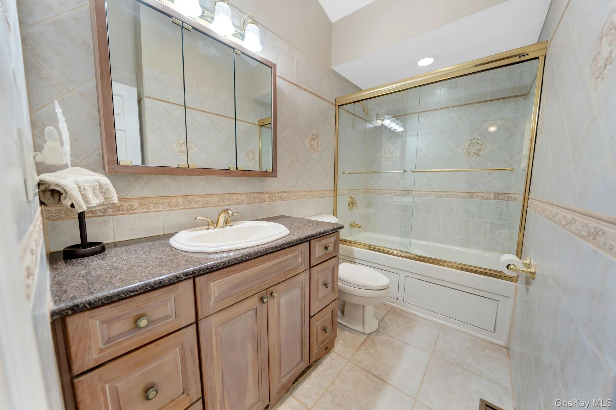 15 Abbey Drive, Huntington, NY, 3 Bedrooms Bedrooms, 8 Rooms Rooms,3 BathroomsBathrooms,Residential,For Rent,Abbey,0,1035018 15 Abbey Drive, Huntington, NY, 3 Bedrooms Bedrooms, 8 Rooms Rooms,3 BathroomsBathrooms,Residential,For Rent,Abbey,0,1035018