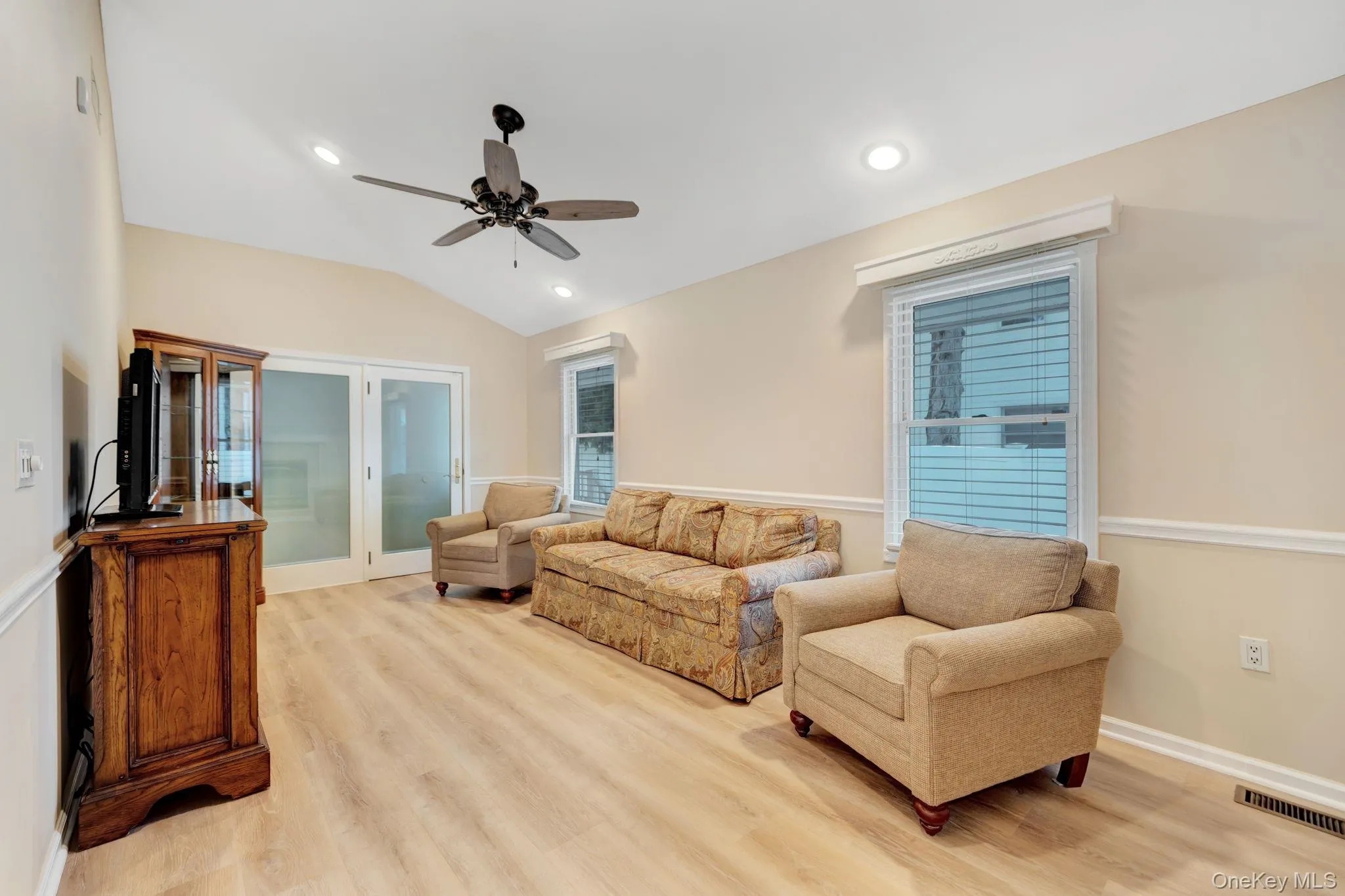 15 Abbey Drive, Huntington, NY, 3 Bedrooms Bedrooms, 8 Rooms Rooms,3 BathroomsBathrooms,Residential,For Rent,Abbey,0,1035018 15 Abbey Drive, Huntington, NY, 3 Bedrooms Bedrooms, 8 Rooms Rooms,3 BathroomsBathrooms,Residential,For Rent,Abbey,0,1035018