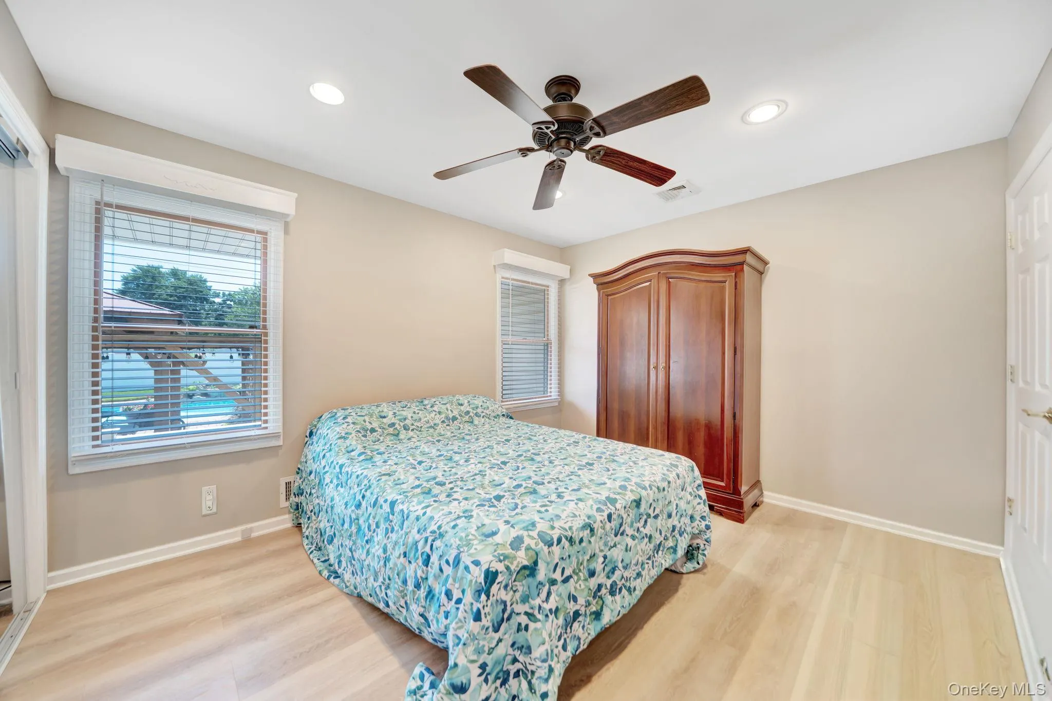 15 Abbey Drive, Huntington, NY, 3 Bedrooms Bedrooms, 8 Rooms Rooms,3 BathroomsBathrooms,Residential,For Rent,Abbey,0,1035018 15 Abbey Drive, Huntington, NY, 3 Bedrooms Bedrooms, 8 Rooms Rooms,3 BathroomsBathrooms,Residential,For Rent,Abbey,0,1035018