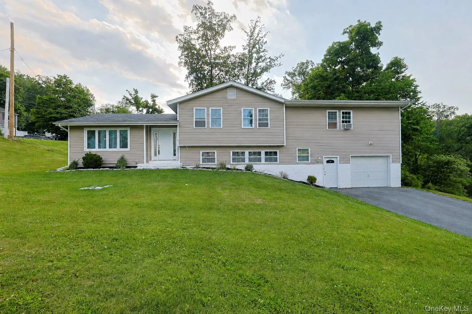 1 Forest Lane, New Windsor, NY, 5 Bedrooms Bedrooms, 12 Rooms Rooms,2 BathroomsBathrooms,Residential,For Rent,Forest,0,1035024 1 Forest Lane, New Windsor, NY, 5 Bedrooms Bedrooms, 12 Rooms Rooms,2 BathroomsBathrooms,Residential,For Rent,Forest,0,1035024