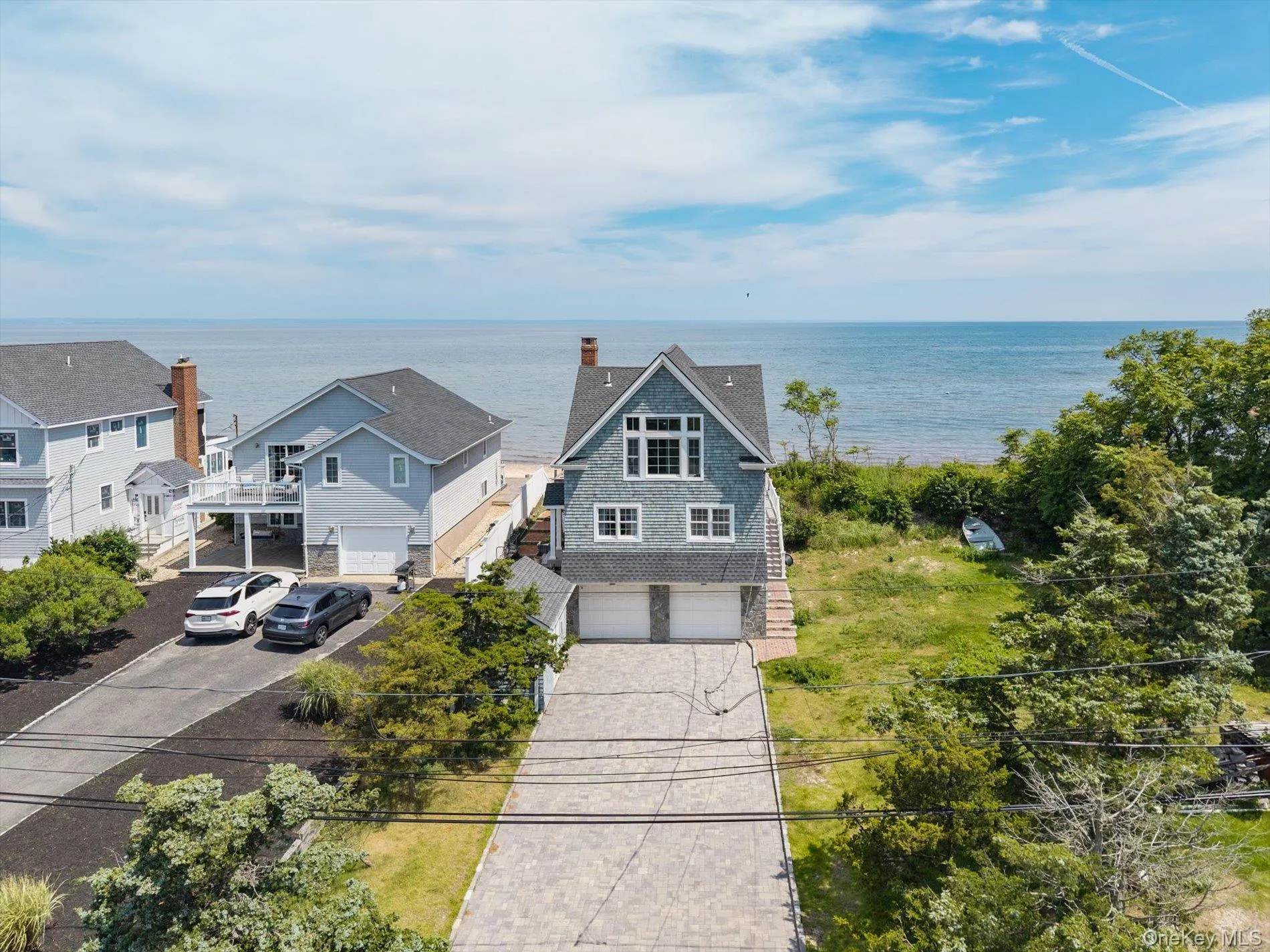 A Very Special North Shore Waterfront Community A Very Special North Shore Waterfront Community