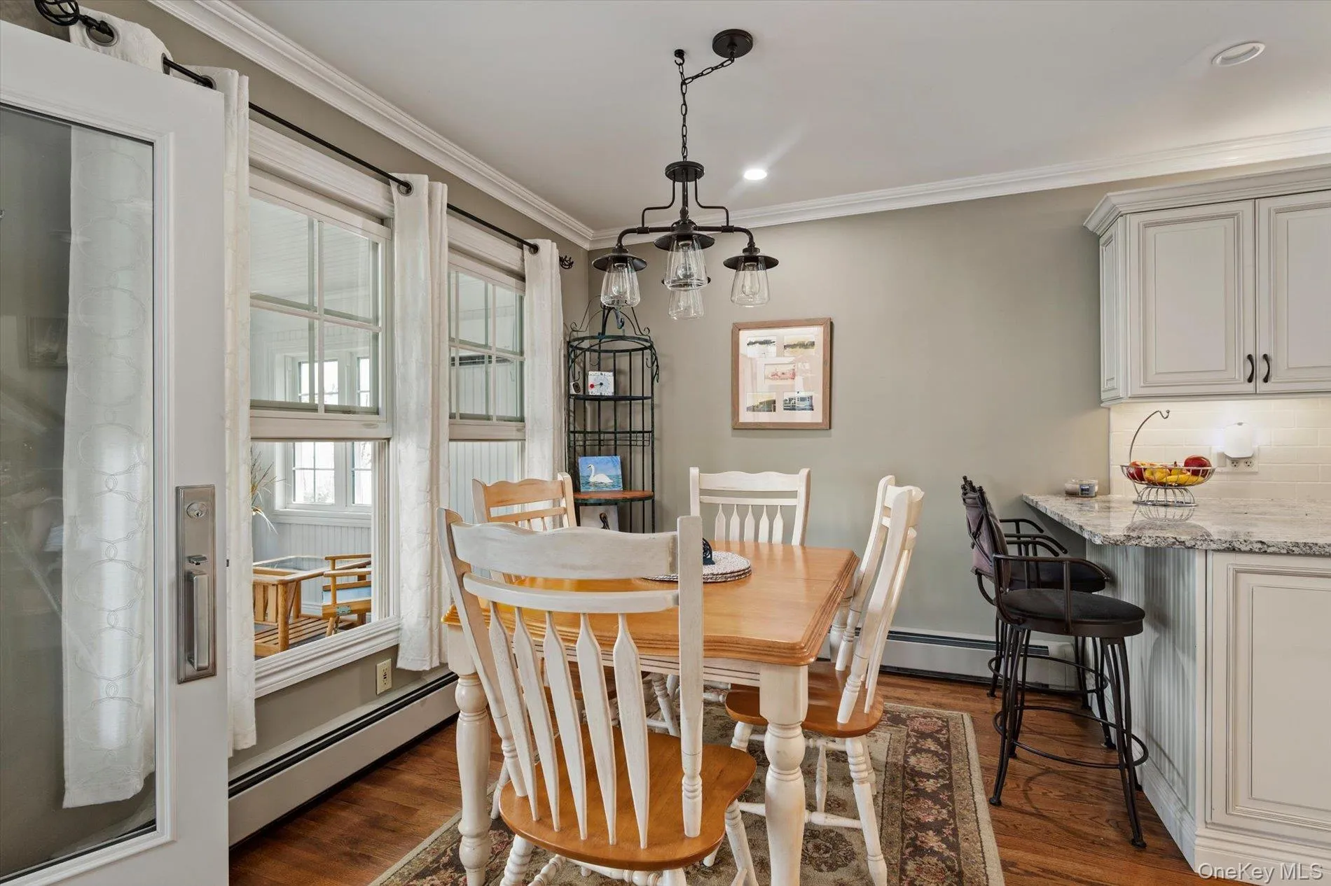 Breakfast Nook between the Kitchen and Sunroom Breakfast Nook between the Kitchen and Sunroom